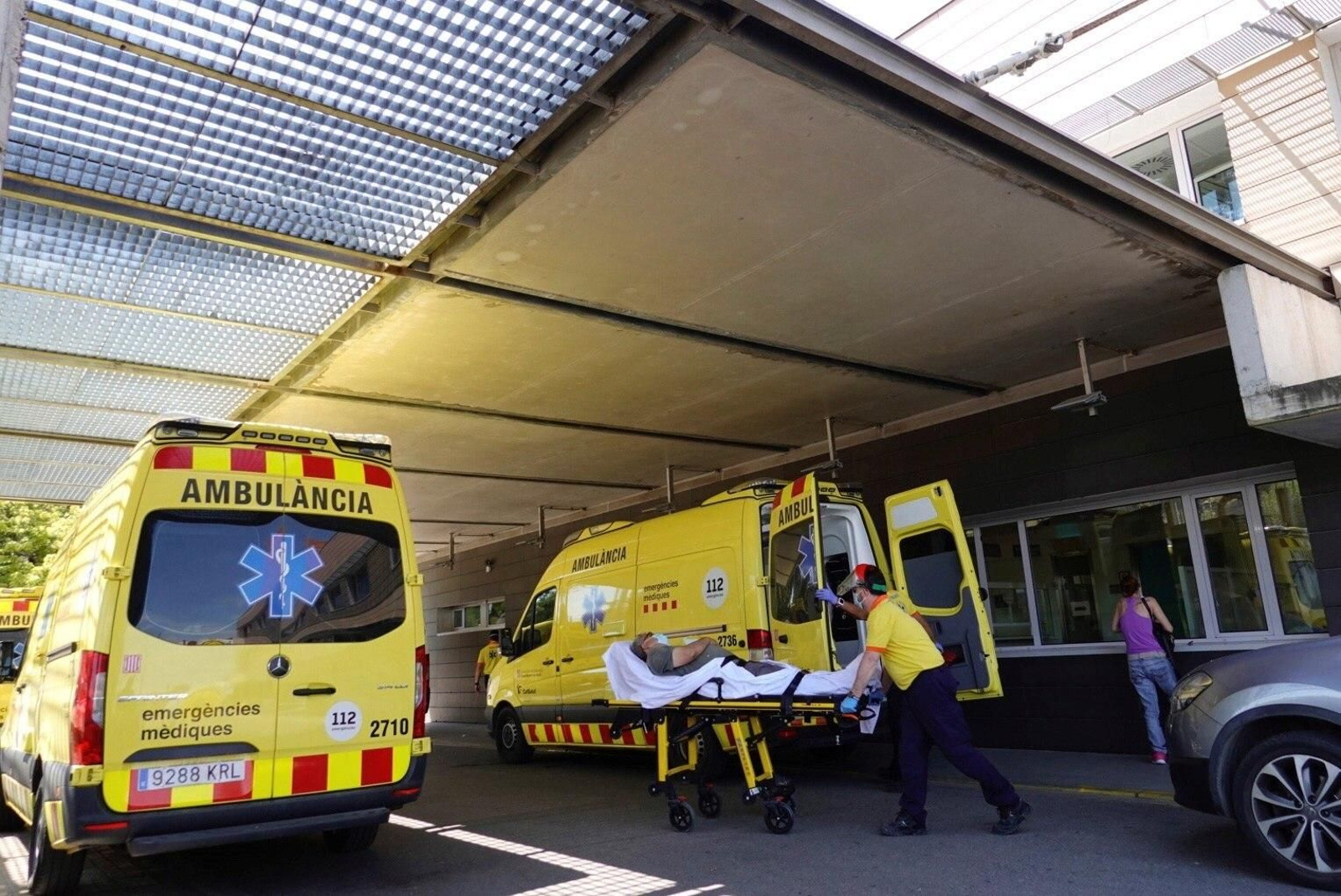 Llegada de un enfermo al hospital de Lérida.