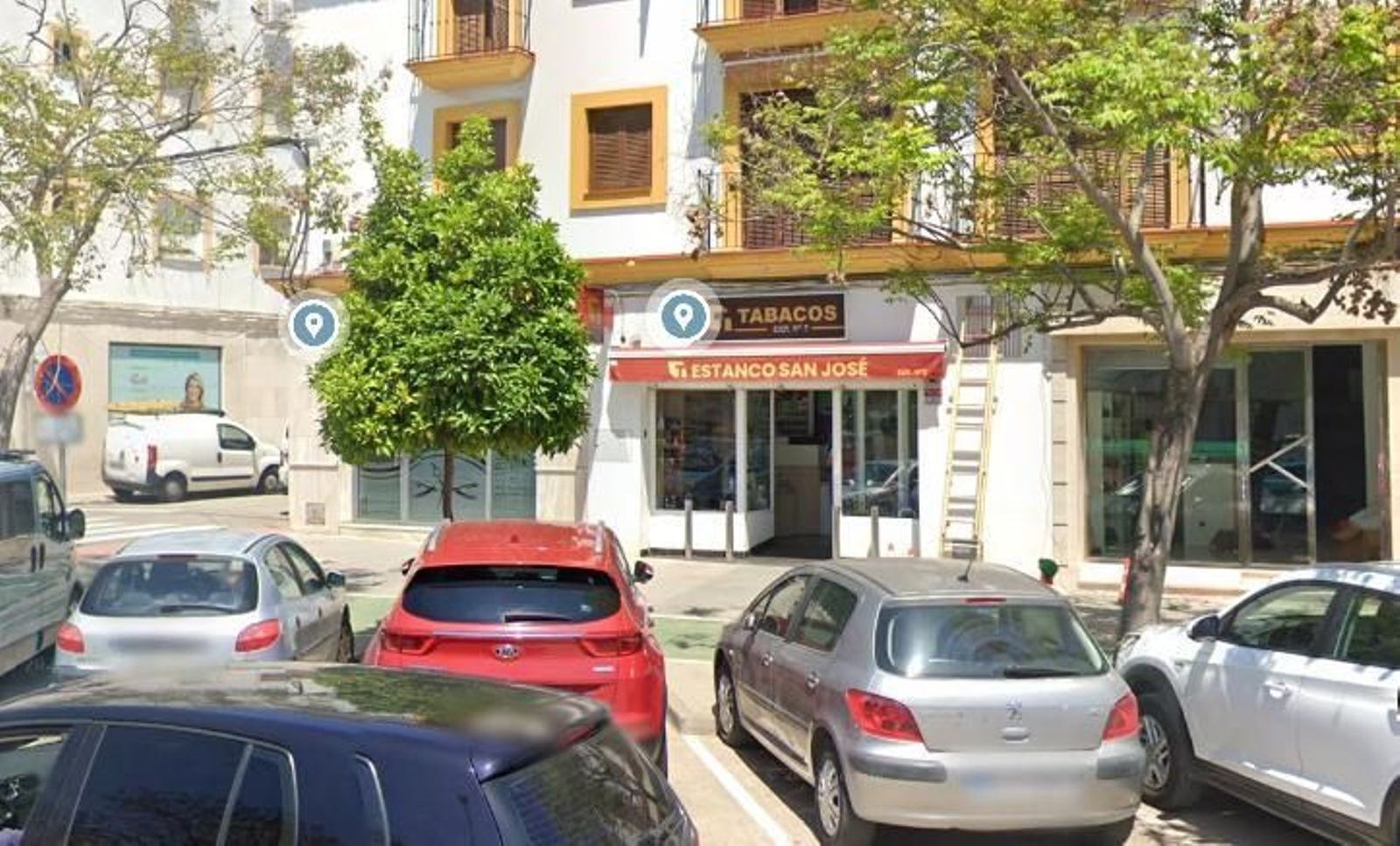 El estanco de Utrera donde se vendió el cupón premiado.