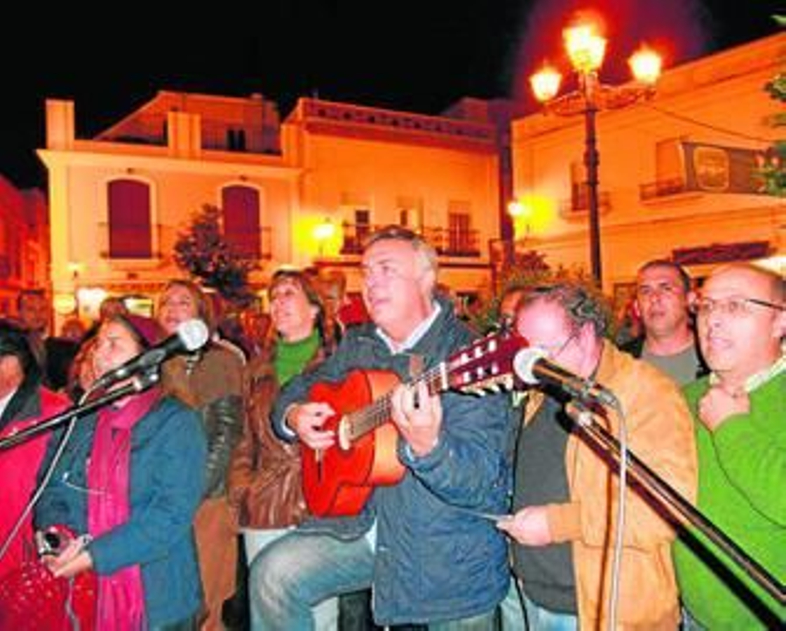 Paco Millán canta la Salve en Isla Cristina Paco Millán canta la Salve en Isla Cristina