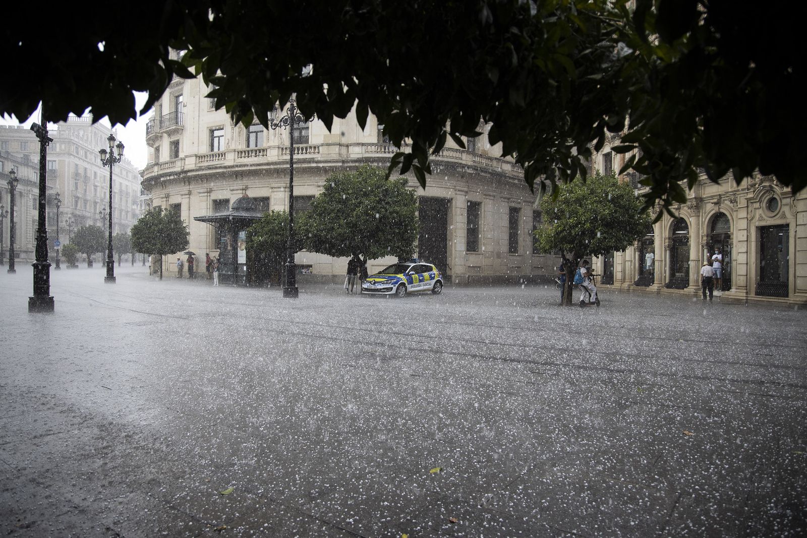 Las imágenes de la granizada en Sevilla