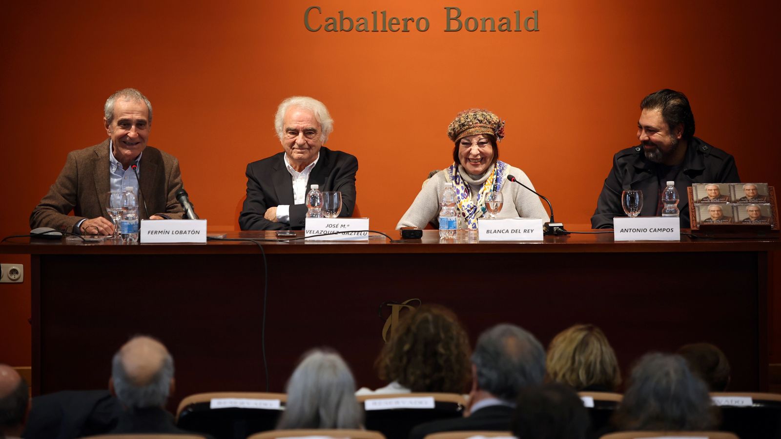 Disco homenaje a José María Velázquez-Gaztelu