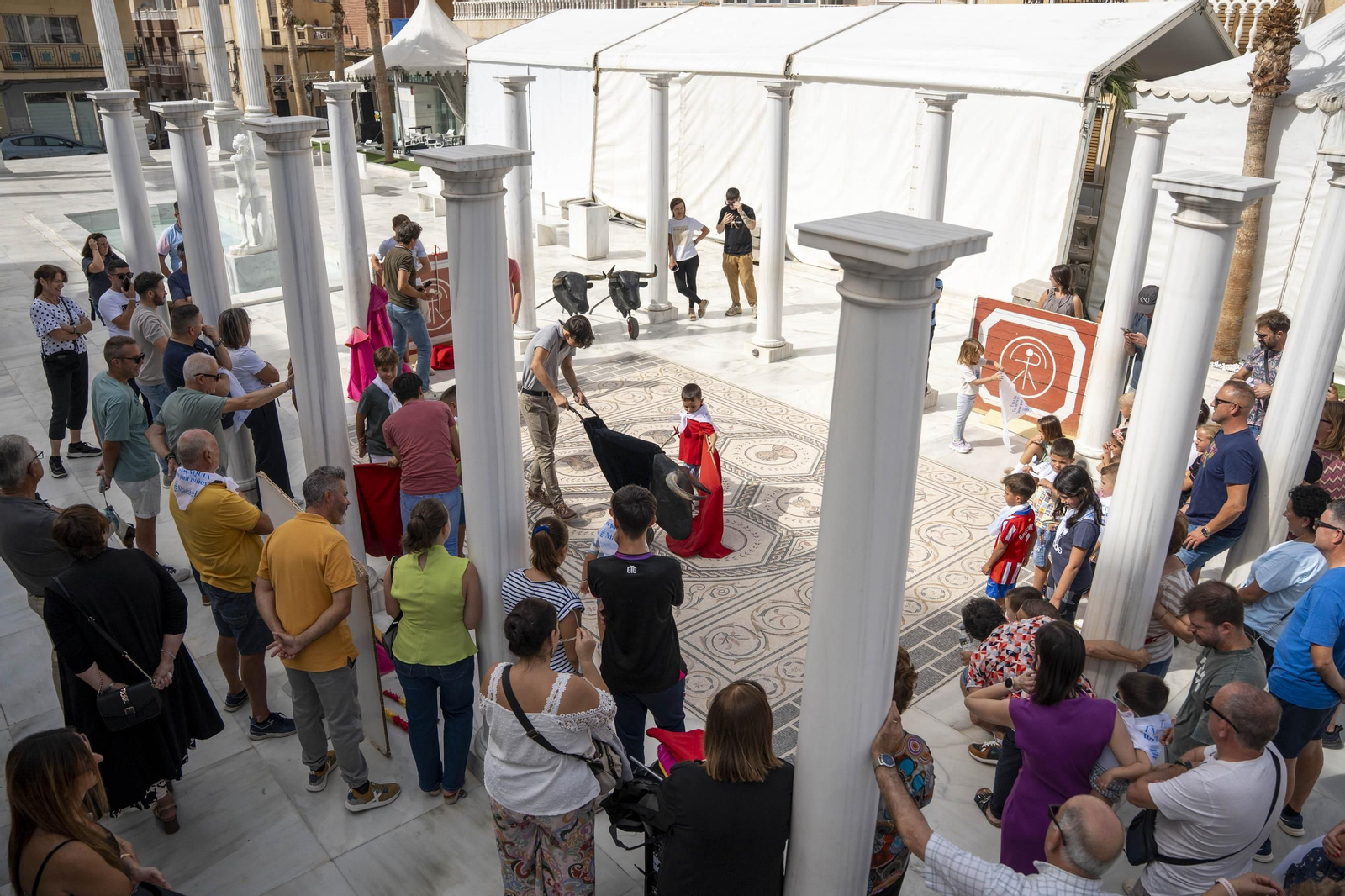 Las imágenes del taller de toros para niños y toro mecánico en Macael