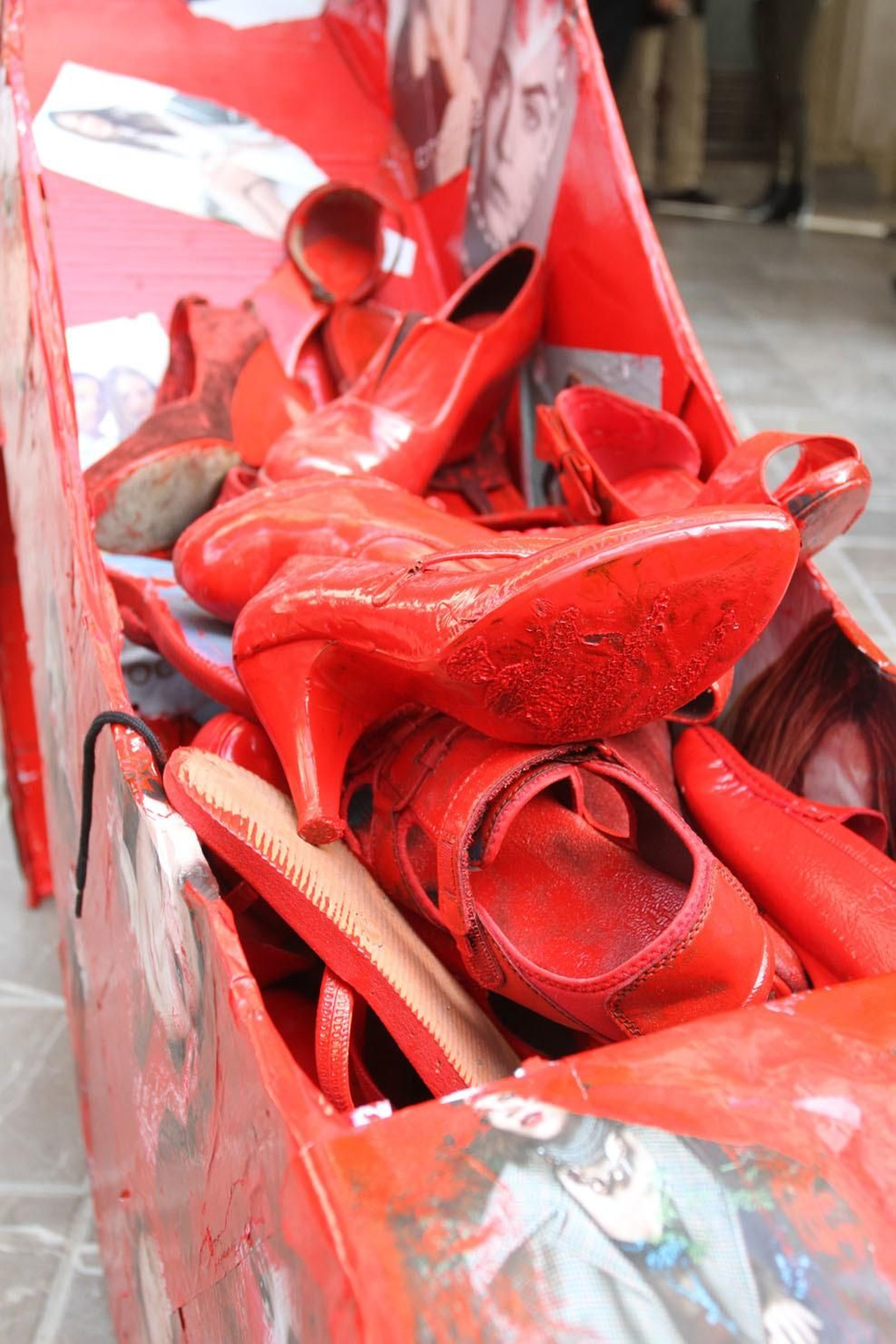 Lectura de manifiesto de violencia contra la mujer