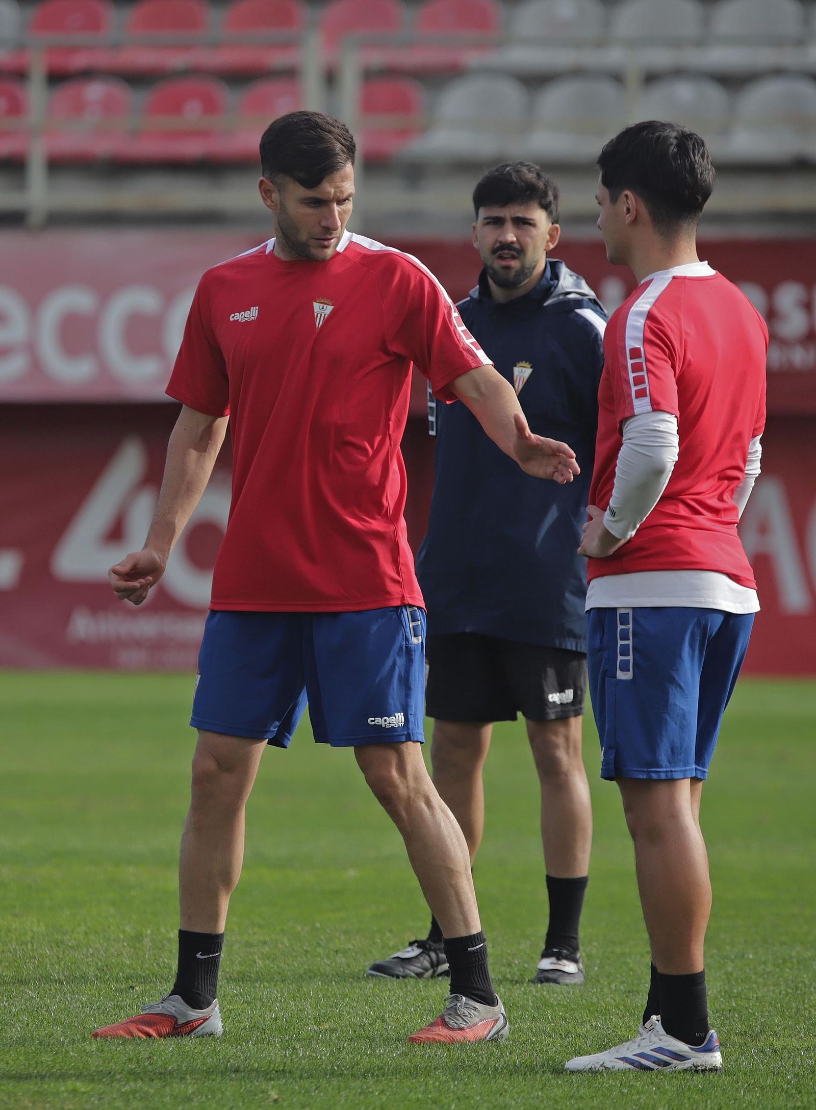 Fotos del Algeciras en su preparación para la visita al Real Murcia