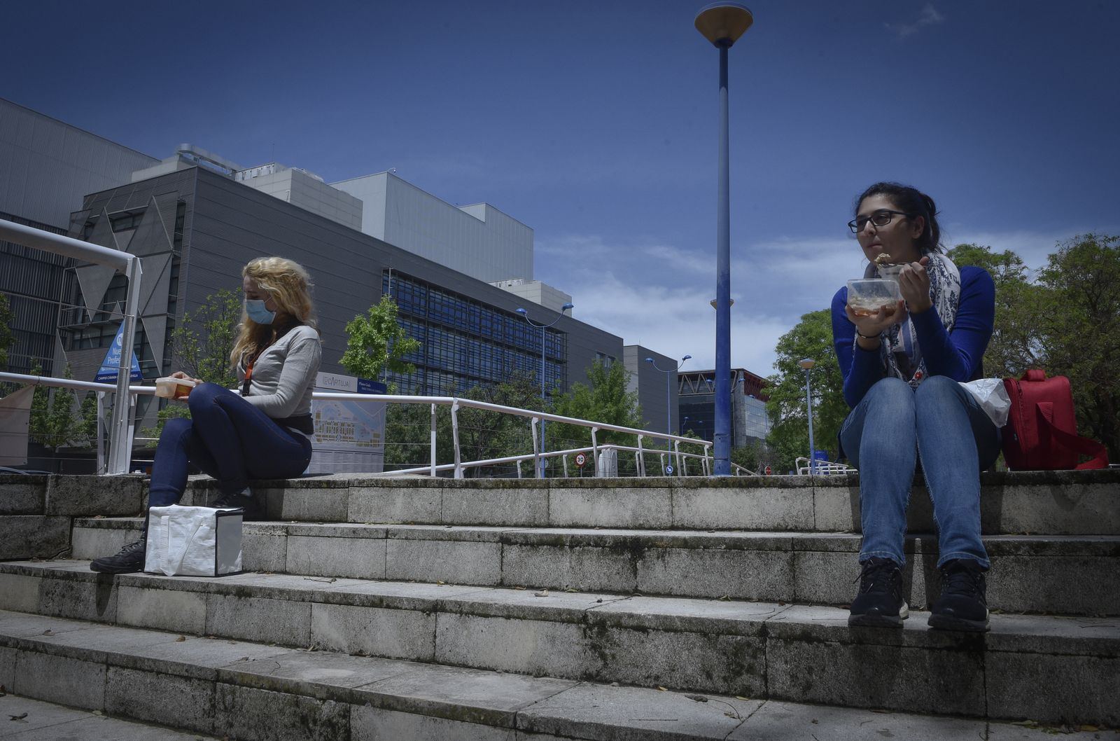 Jornada soleada en la Isla de La Cartuja.