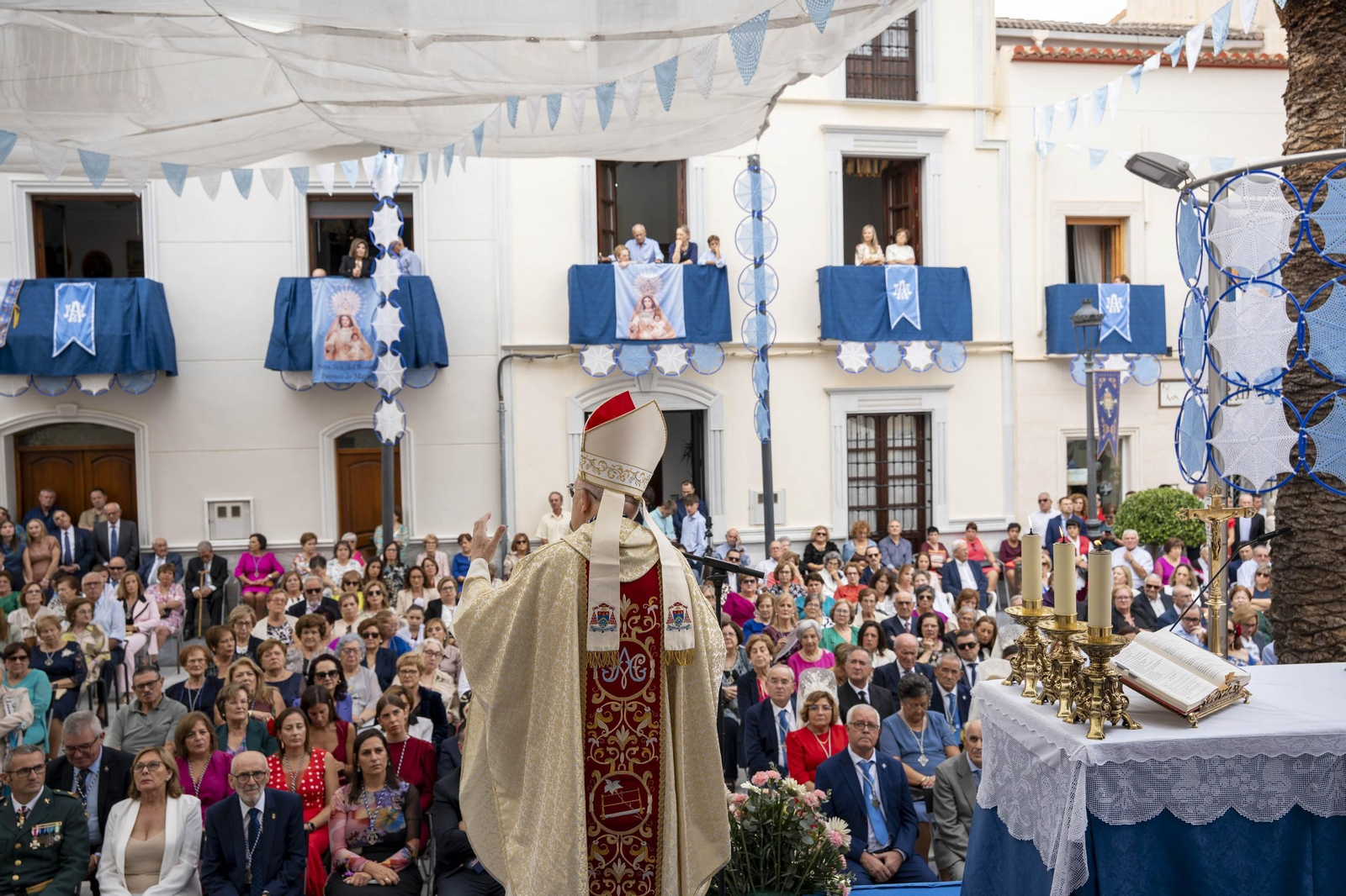 Las imágenes de la misa y procesión en Macael por las fiestas en honor a Nuestra Señora del Rosario