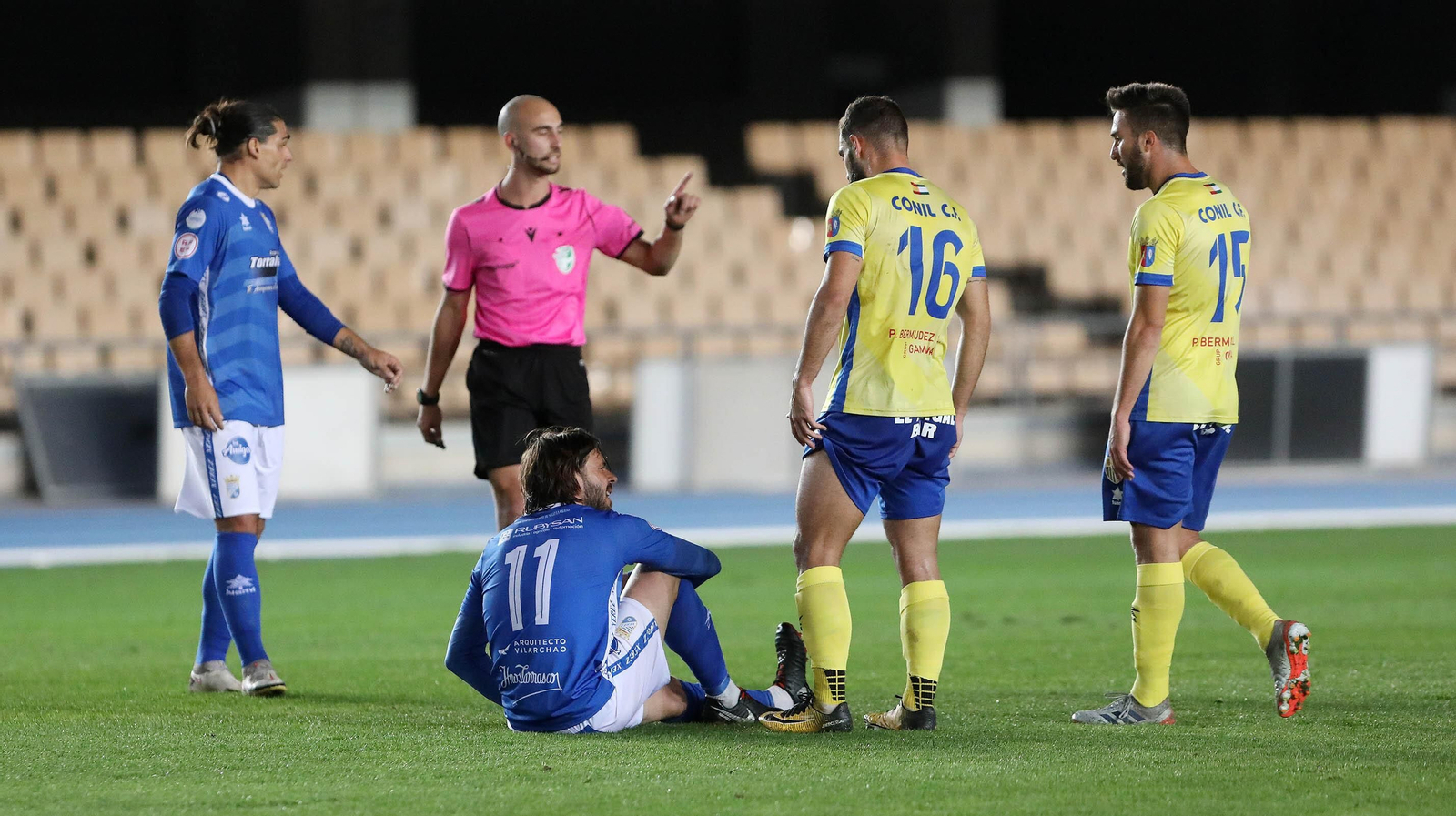 El Xerez CD vence al Conil 3-0 en su regreso a Chapín