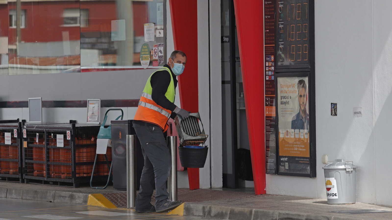 Fotos de colas en las gasolineras del Campo de Gibraltar