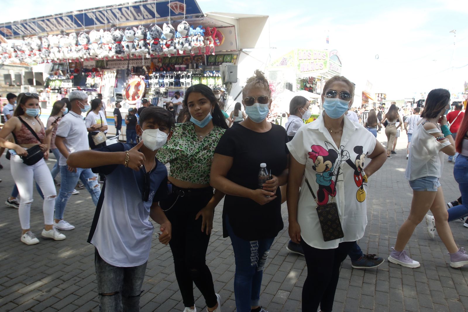 Primera jornada en el parque de atracciones de El Arenal, en imágenes
