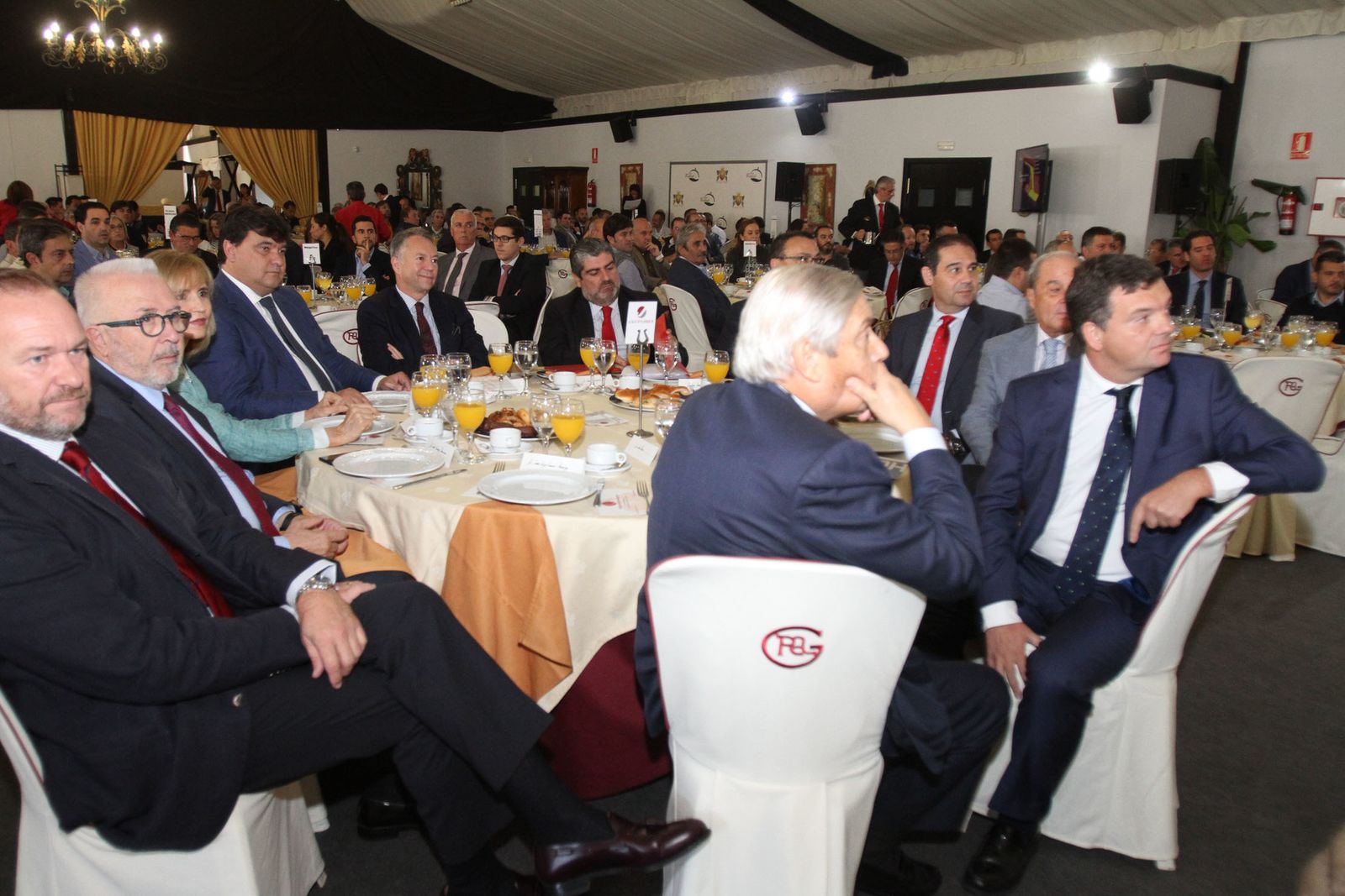 Imágenes del Desayuno Informativo del Grupo Joly con Javier Targhetta