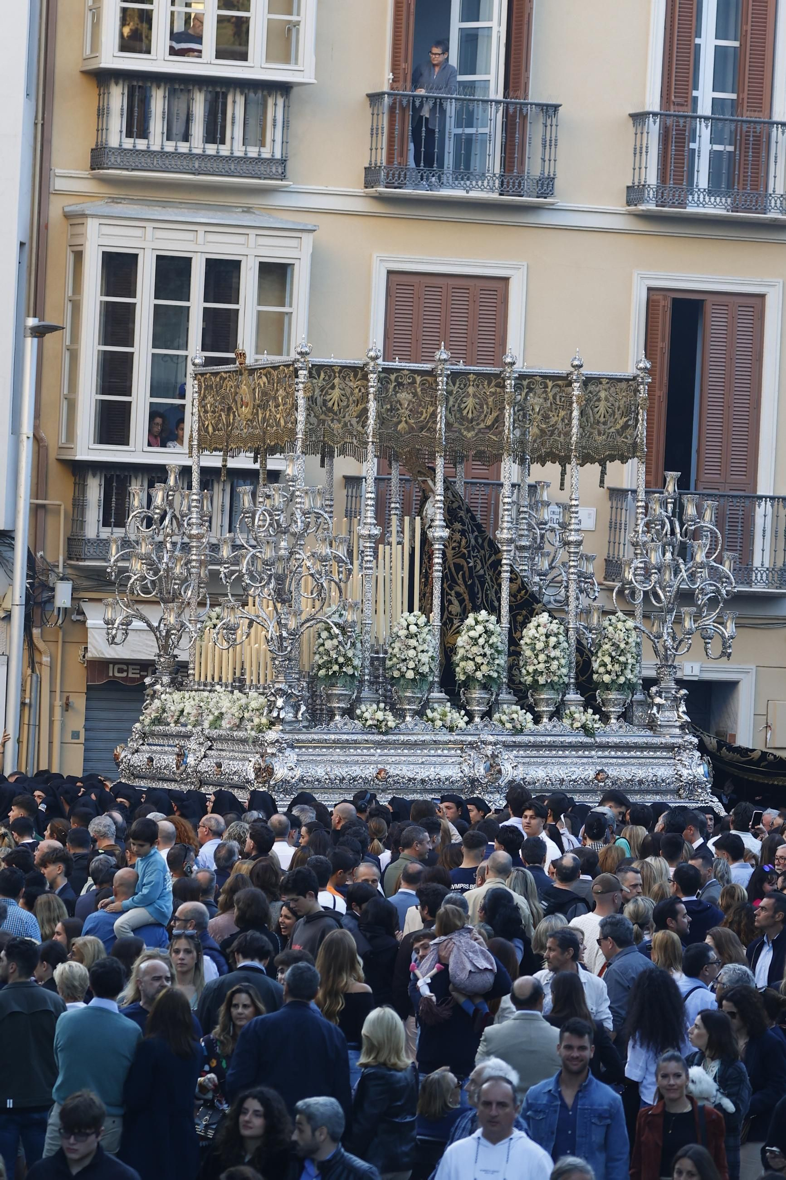 El Sepulcro el Viernes Santo en Málaga, en imágenes