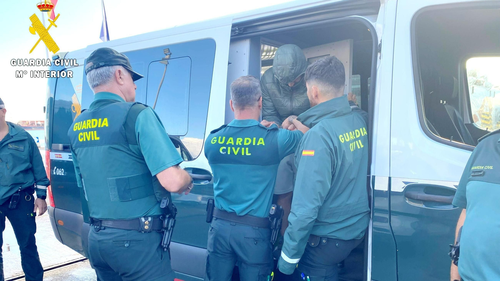 Operación de la Guardia Civil contra el tráfico de migrantes con detenidos en Ceuta, Algeciras y Málaga.
