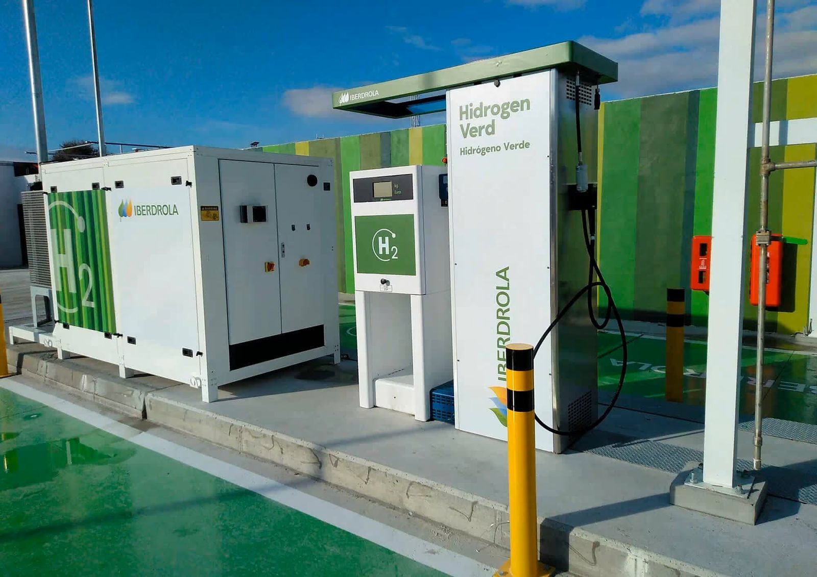 Punto de recarga de una estación hidrogenera de la compañía Iberdrola.
