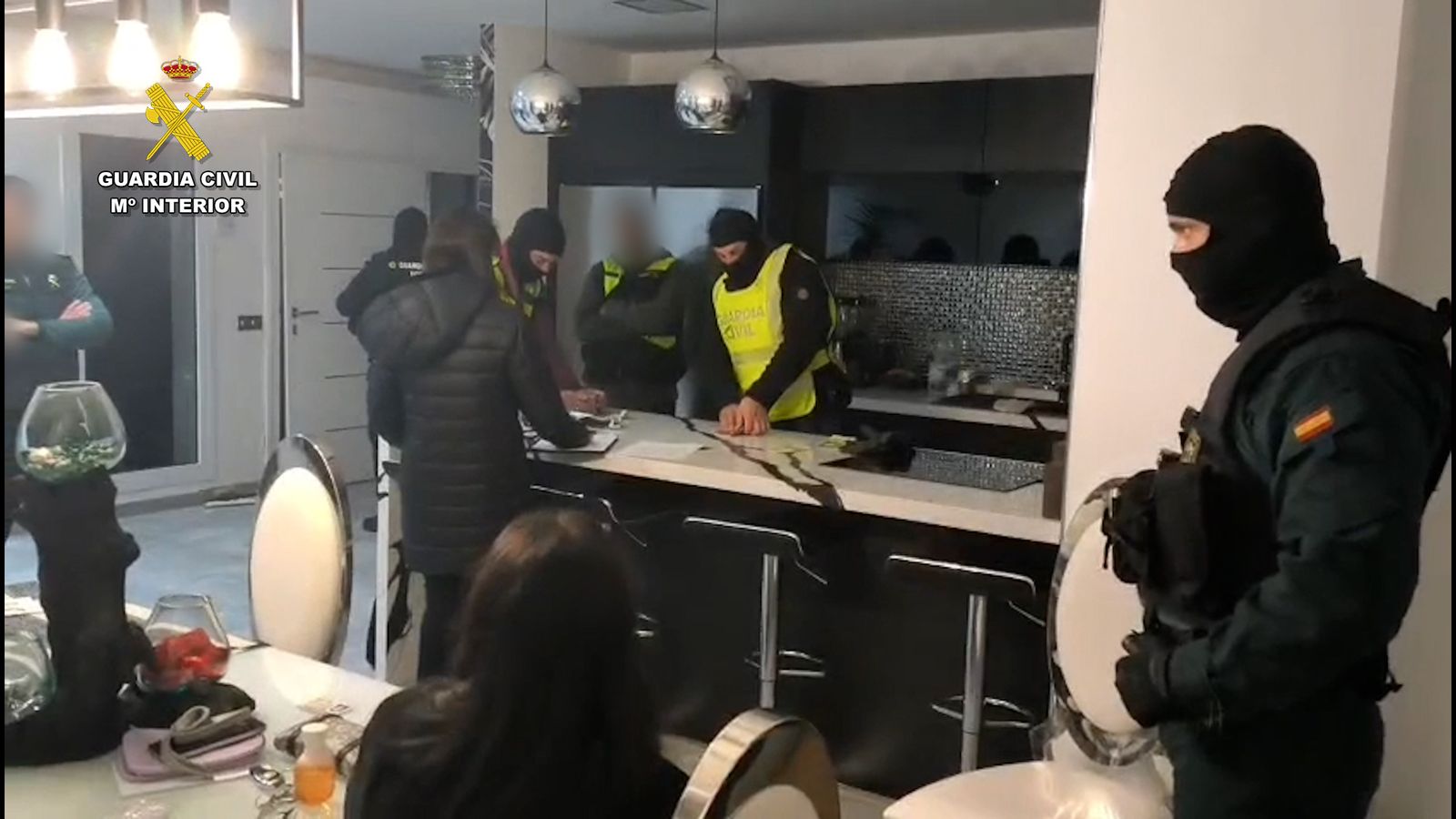 Entrada y registro de la Guardia Civil en el domicilio de La Barca de la Florida.