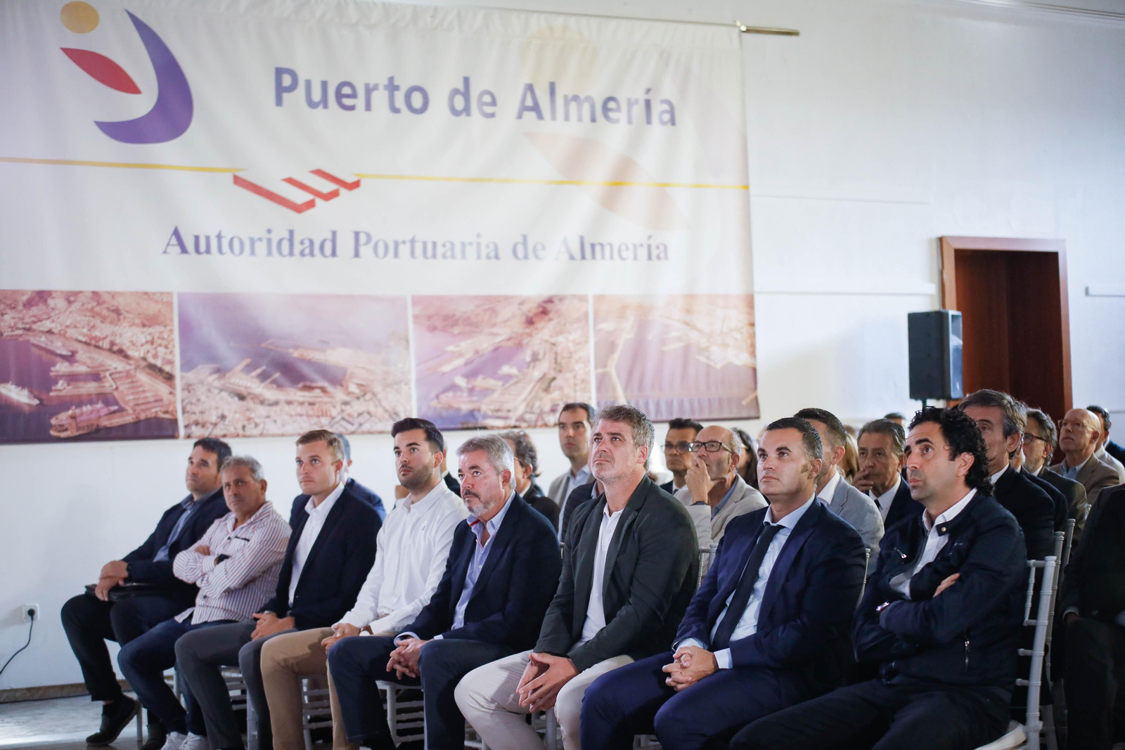 Imágenes del desayuno informativo