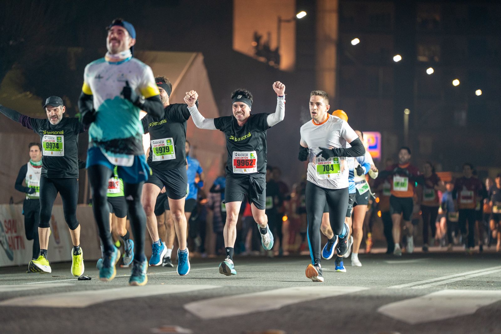 En imágenes: búscate en tu llegada a meta de la Carrera de San Antón 2026 (8)