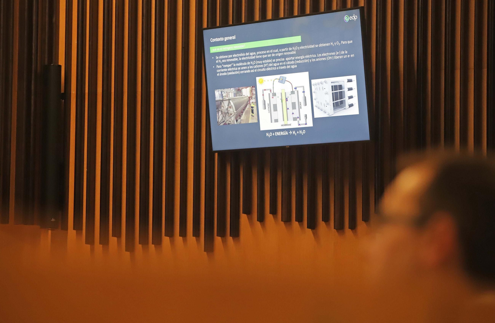 Fotos de la segunda jornada del congreso Rh2edin de energías limpias en la ETSI de Algeciras