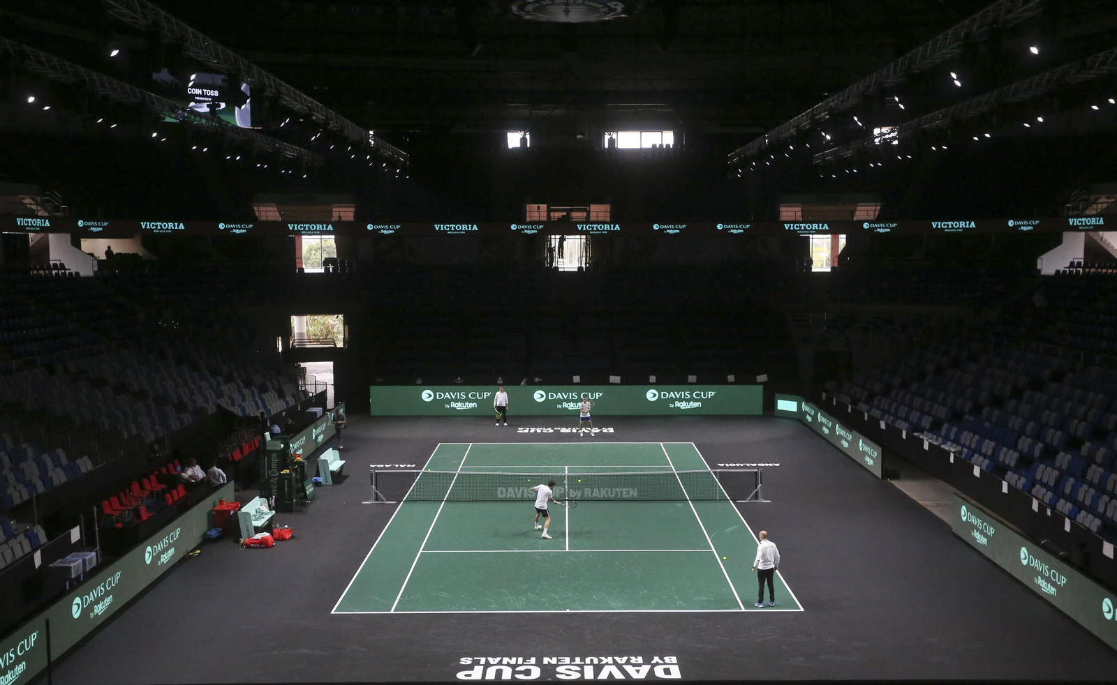 La metamorfosis del Carpena para la Copa Davis, con los jugadores sobre la pista ya