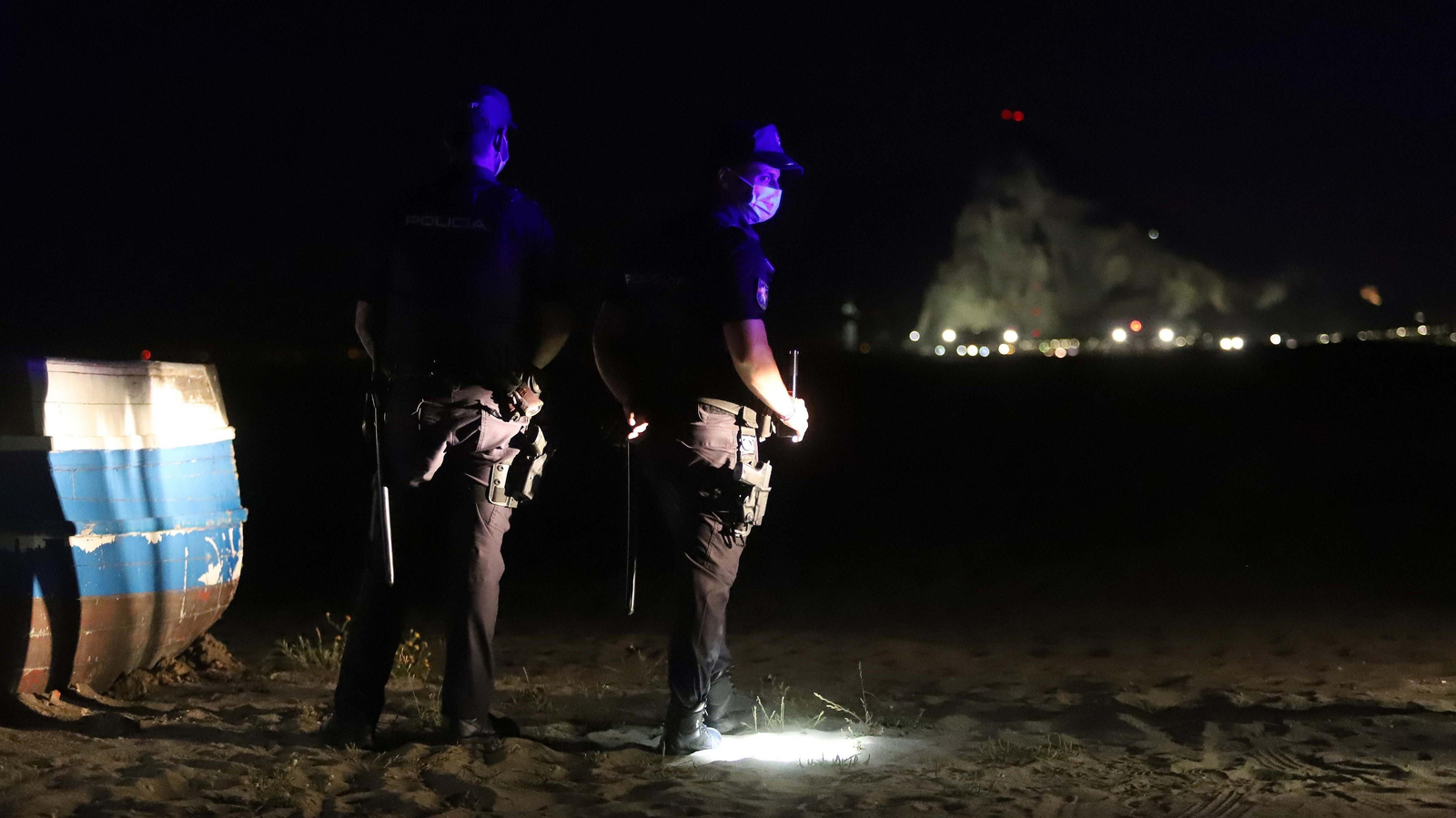 Fotos de una noche de patrulla con la Policía Nacional en La Línea