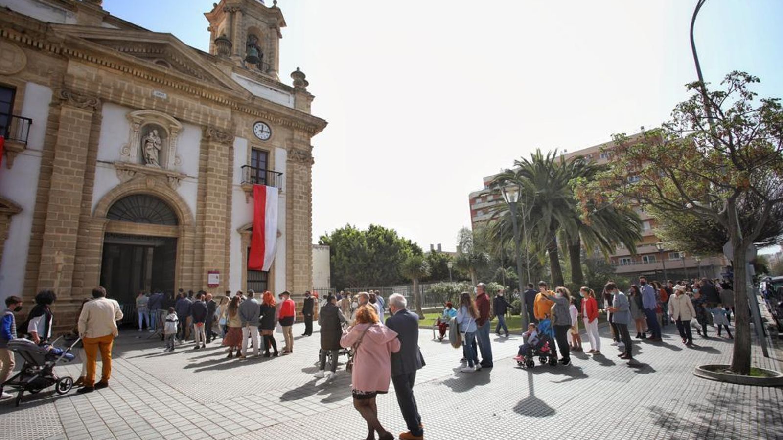 Imagen de la entrada a la iglesia de San José.