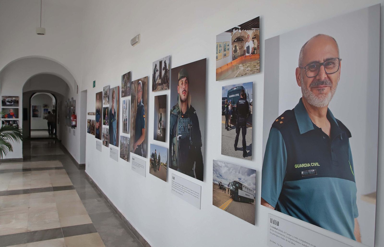 Fotos de la exposición fotográfica de la Guardia Civil en el Museo Municipal de Algeciras