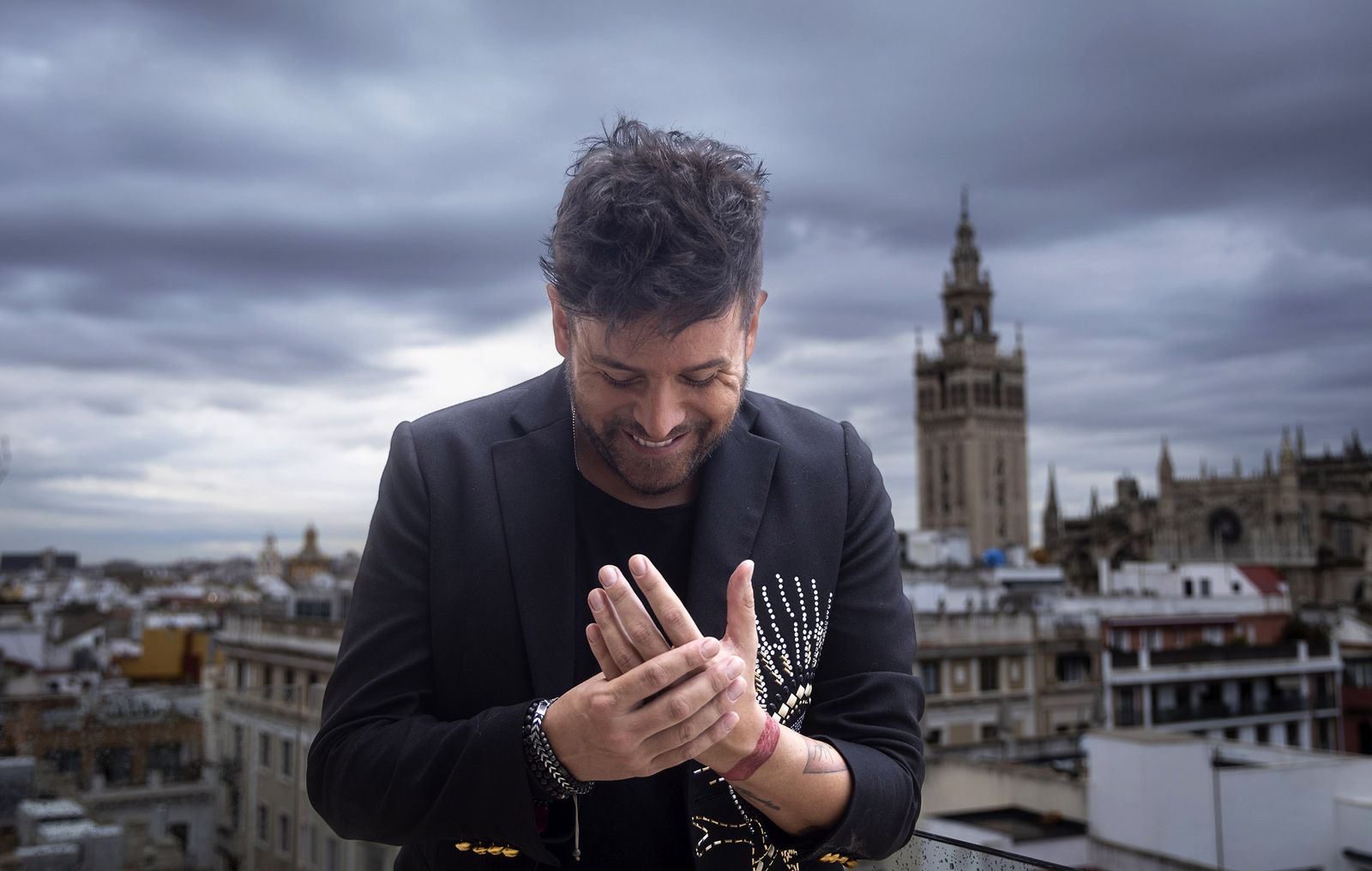 El cantante Pablo López en su última visita a Sevilla para presentar su canción 'Quasi' y cantar en la gala de los Goya.