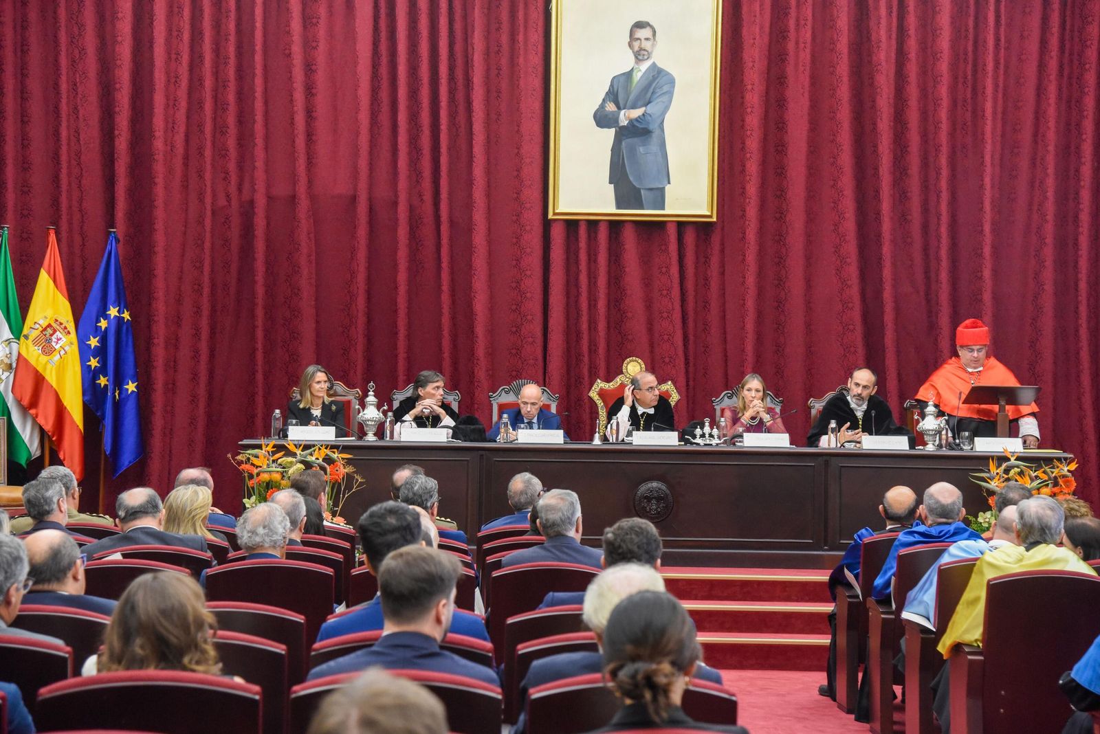 Un momento de la apertura oficial del curso celebrada en el Paraninfo de la US.