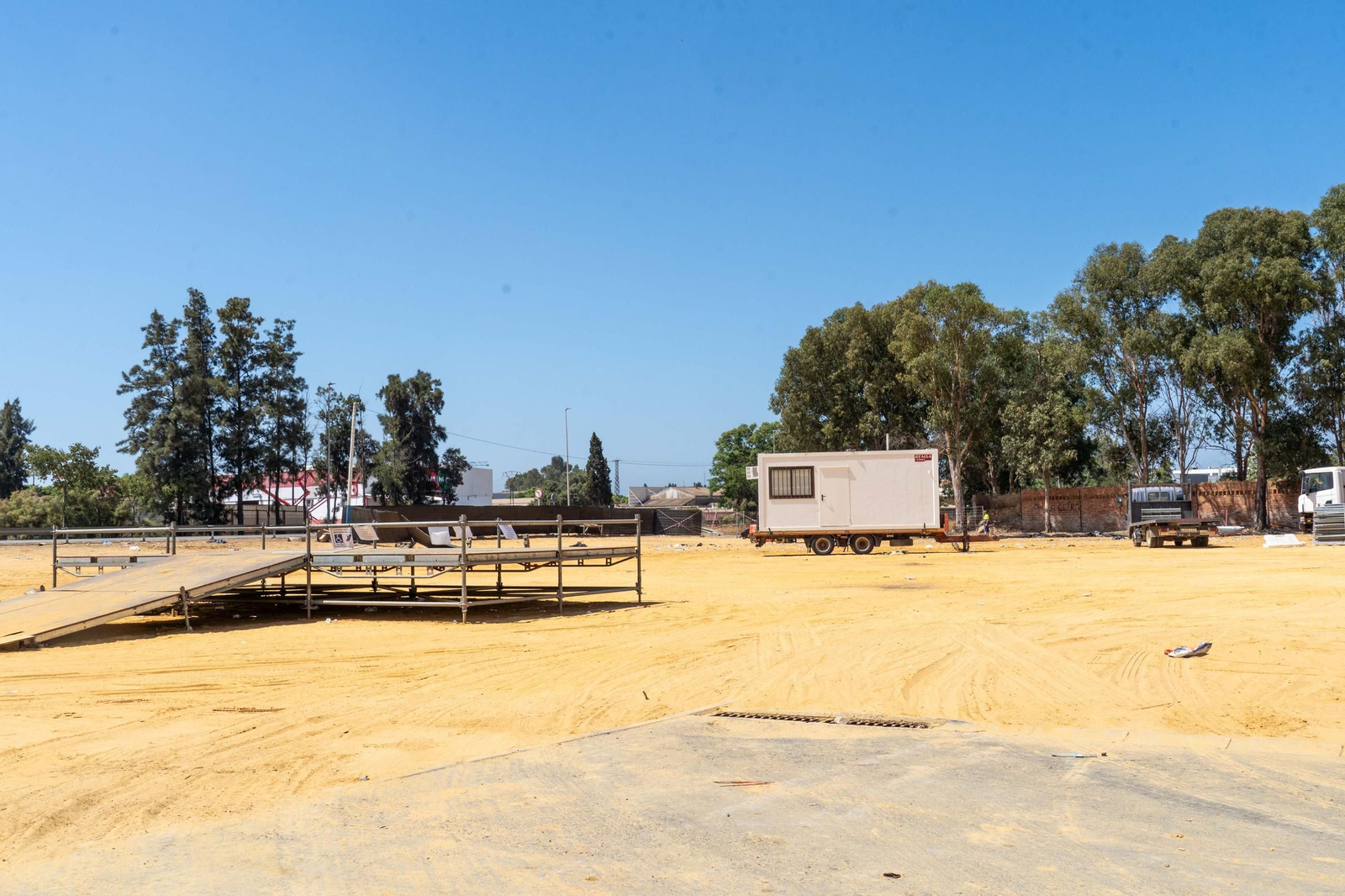 Imágenes del recinto de las Fiestas Colombinas días después de su final