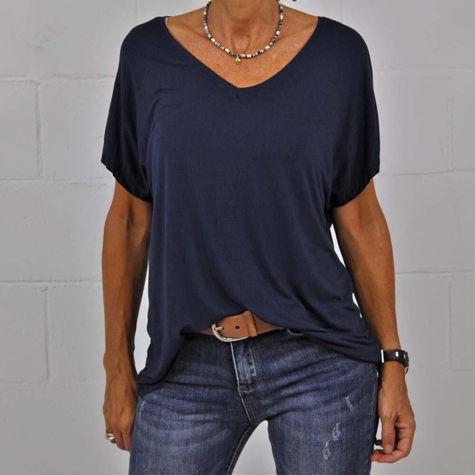 ¿Cómo combinar camisetas y camisas de manga corta?