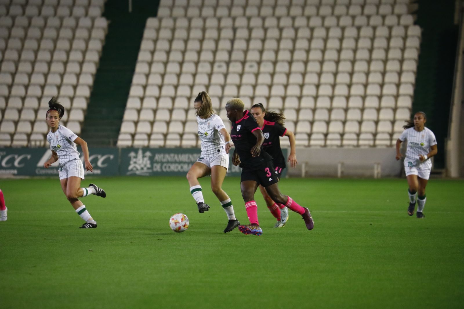 La derrota del Córdoba Femenino ante el Madrid CFF en la Copa de la Reina, en imágenes