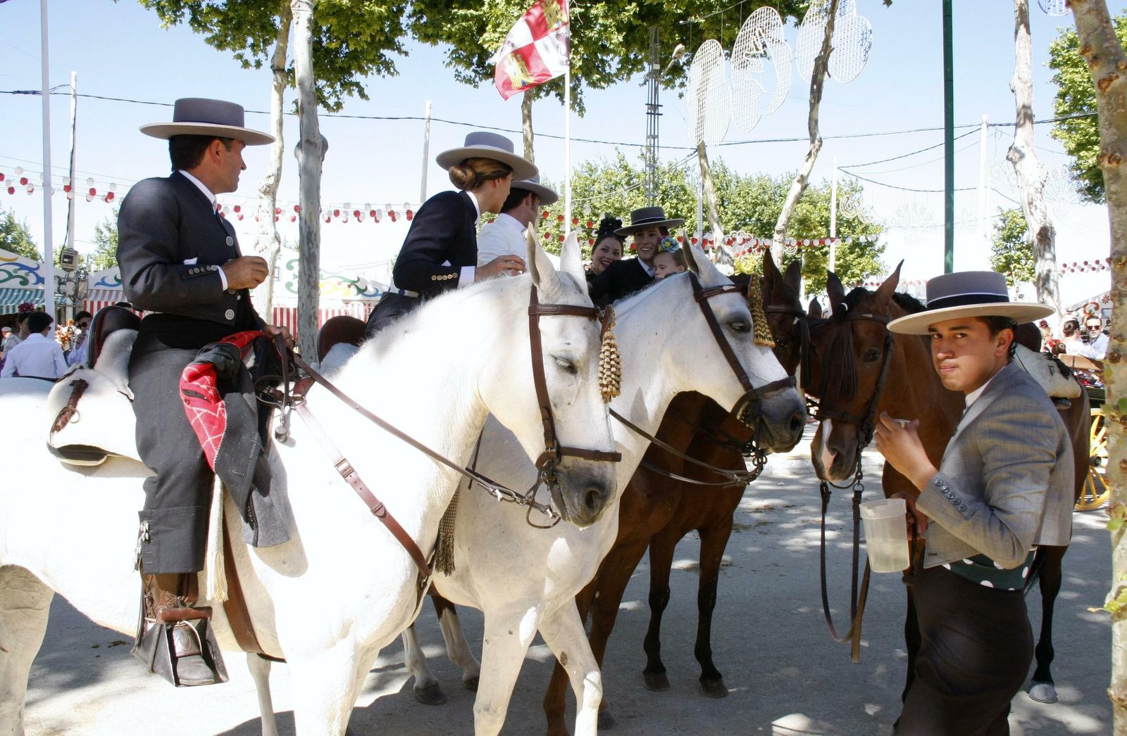 Un grupo de caballistas, durante el paseo.