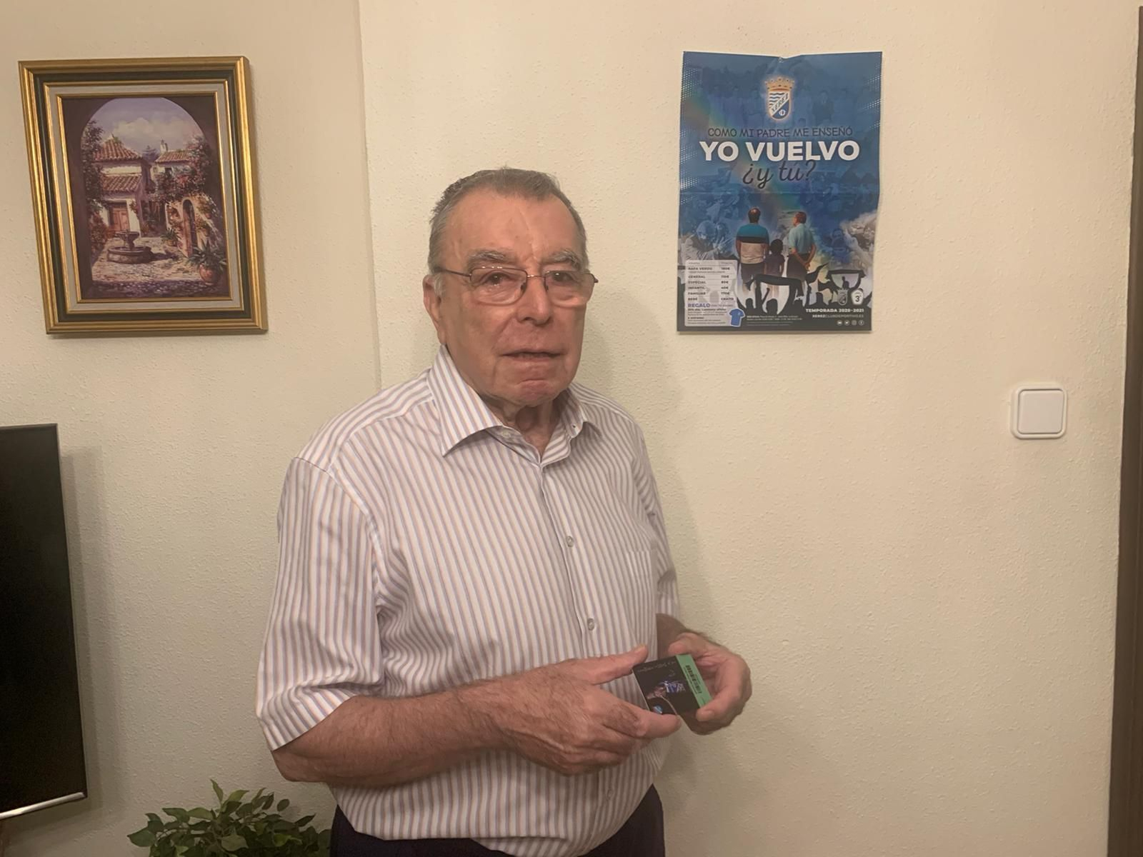 Antonio Martínez Beas, socio número 1 del Xerez CD, ya tiene su carnet.