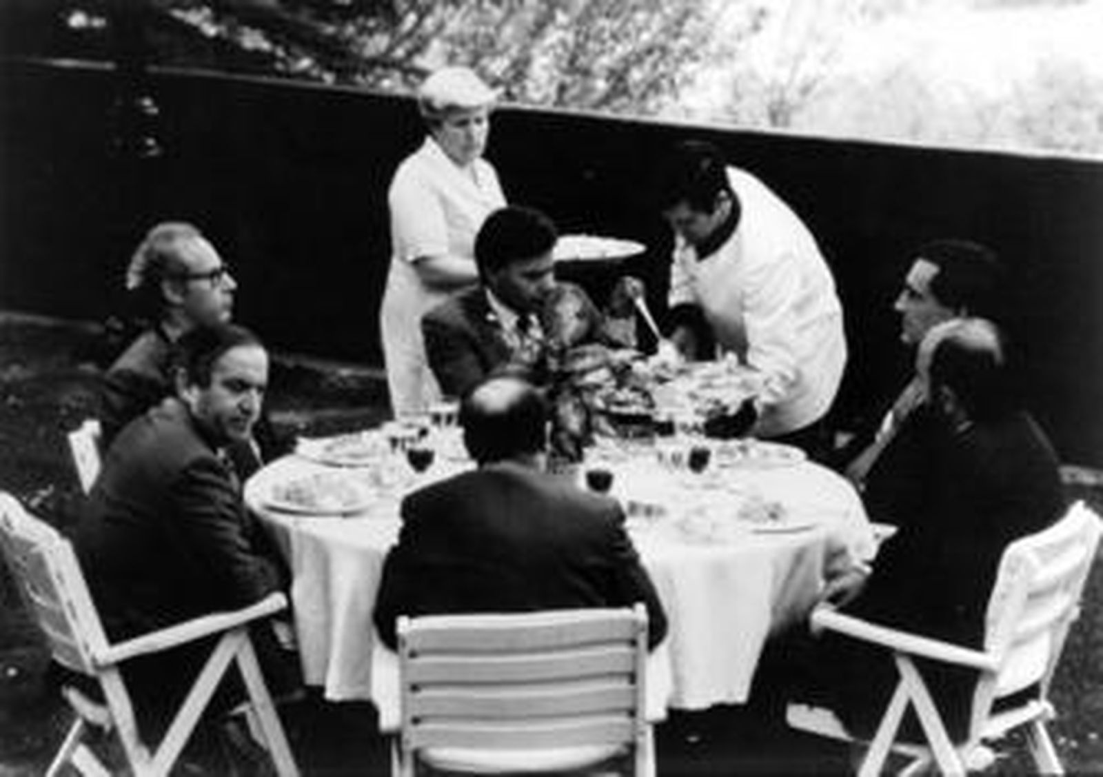 En La Moncloa en 1983, con Felipe González, Carlos Ferrer Salat, Joaquín Almunia, J. M. Cuevas y Miguel Boyer.