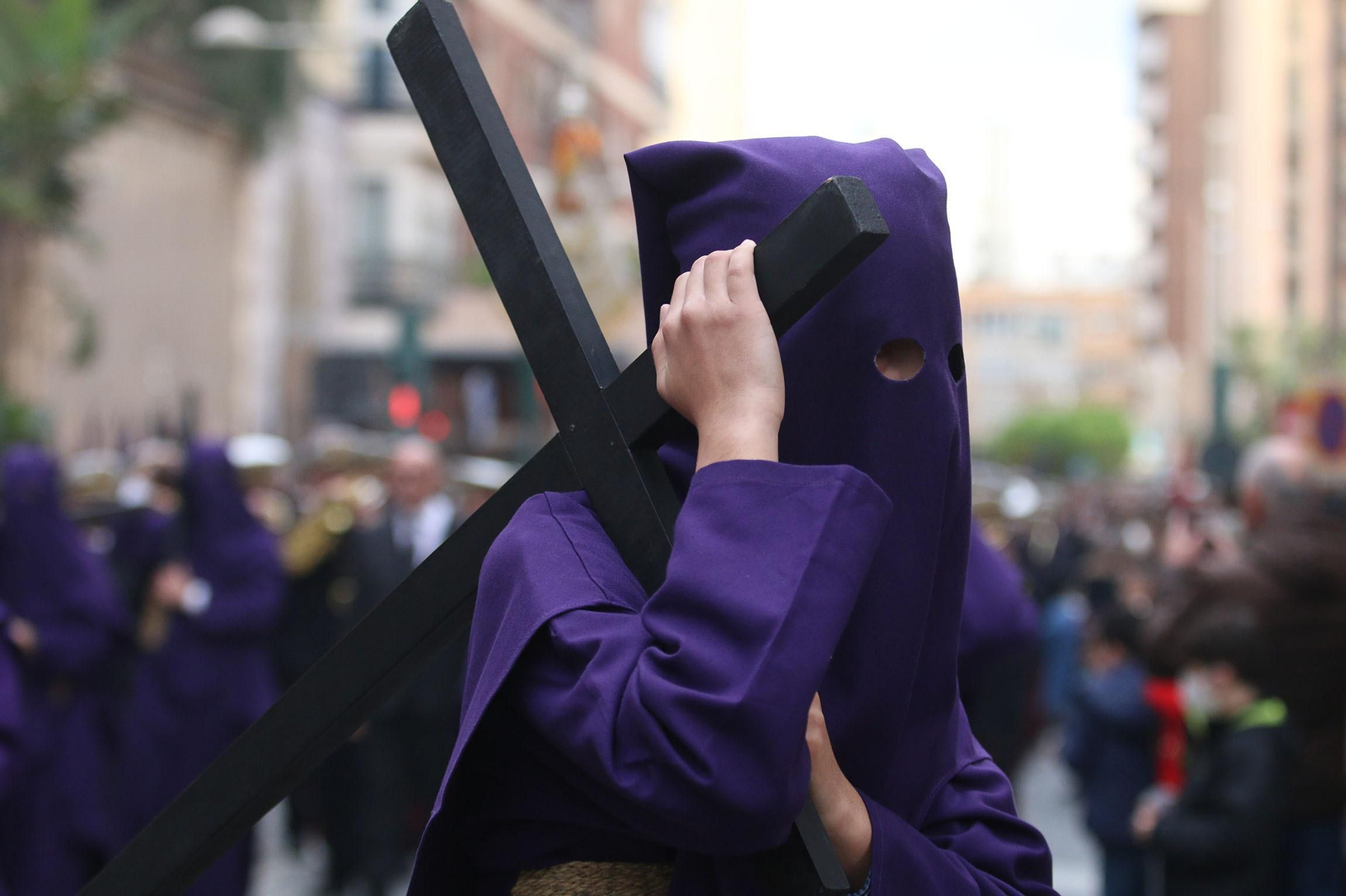 La procesión de las Angustias de Almería, en imágenes