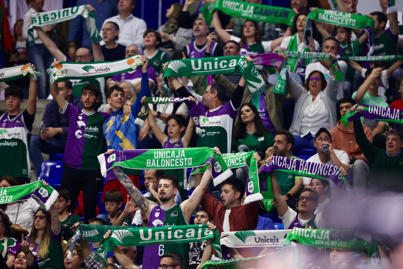 Búscate en las gradas del Carpena en el Unicaja Baloncesto - Real Madrid