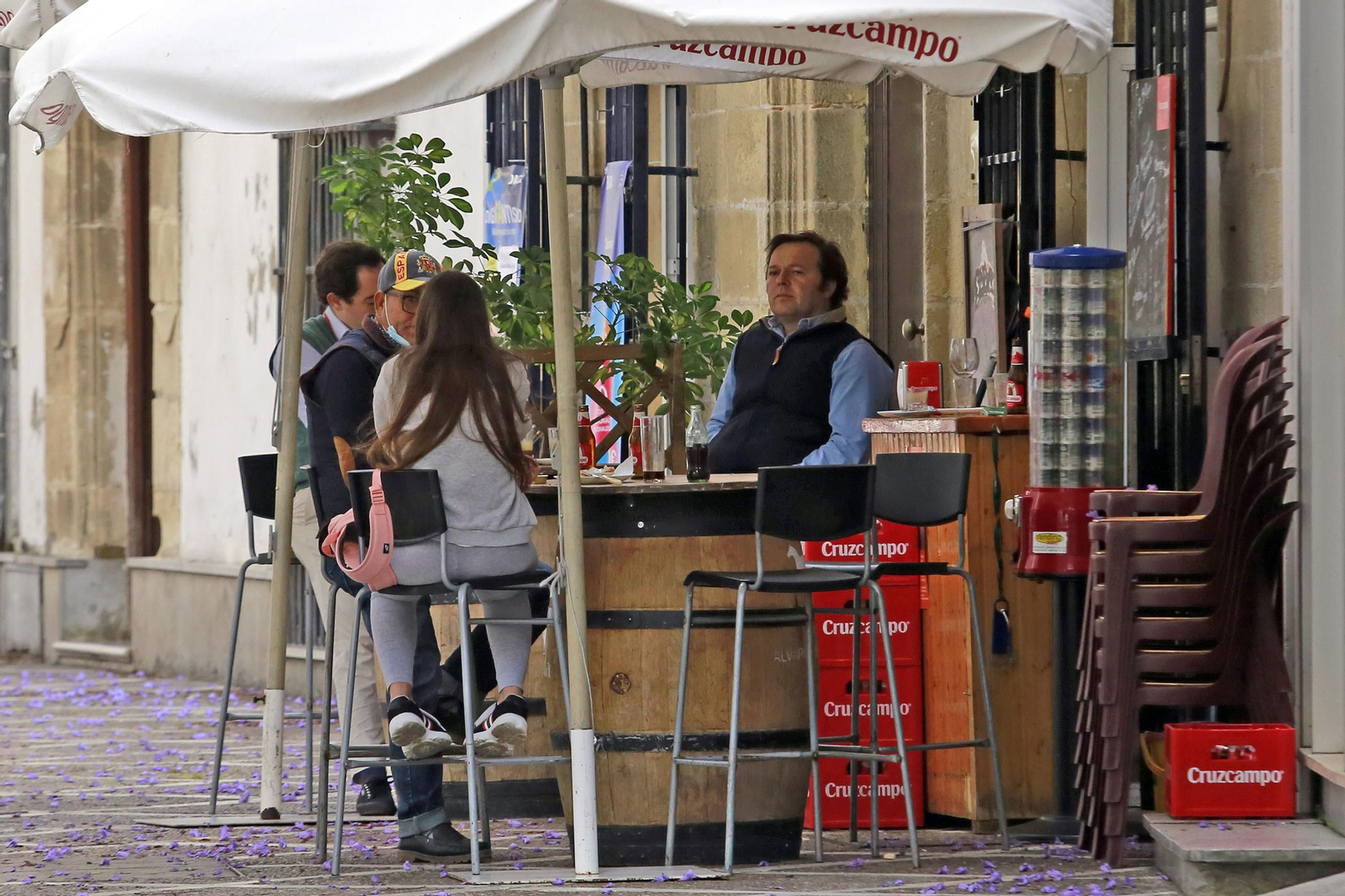 Terraza del 'Bar Chiquitito' ayer en la Porvera.