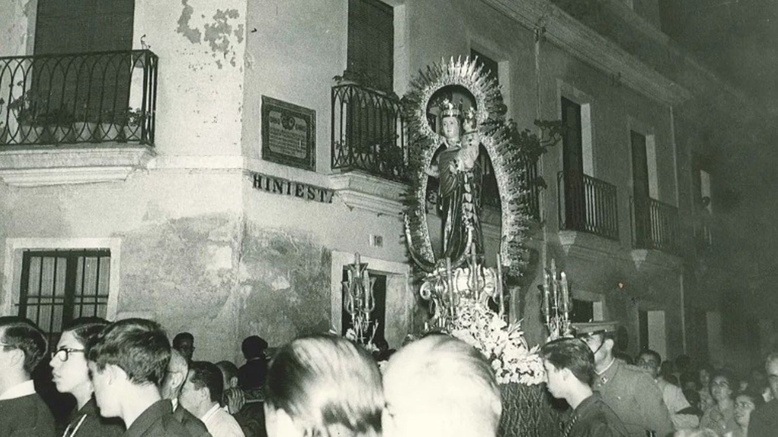 La Hiniesta Gloriosa saldrá en rosario de la aurora el domingo