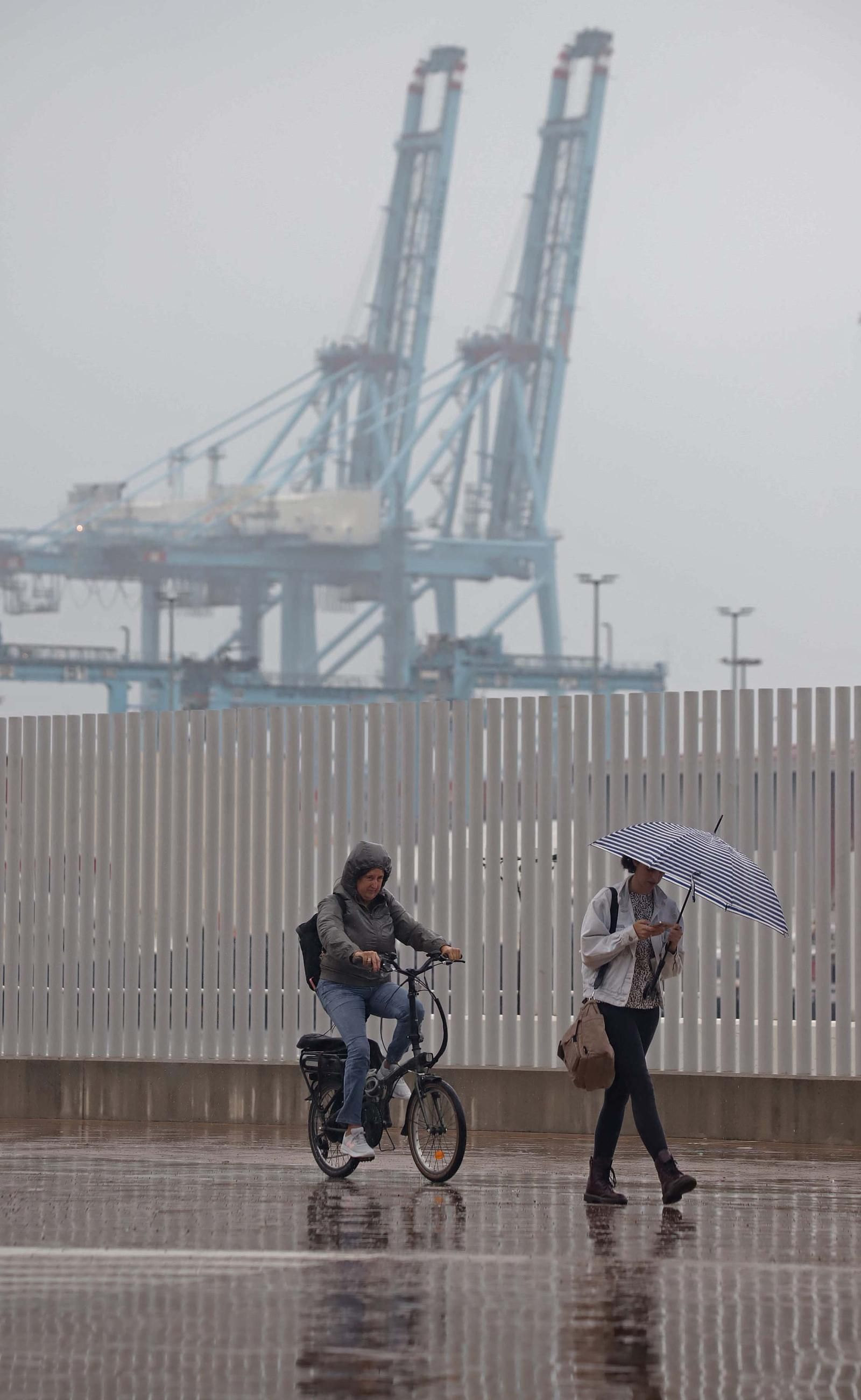 Fotos de la lluvia provocada por la borrasca atlántica en Algeciras