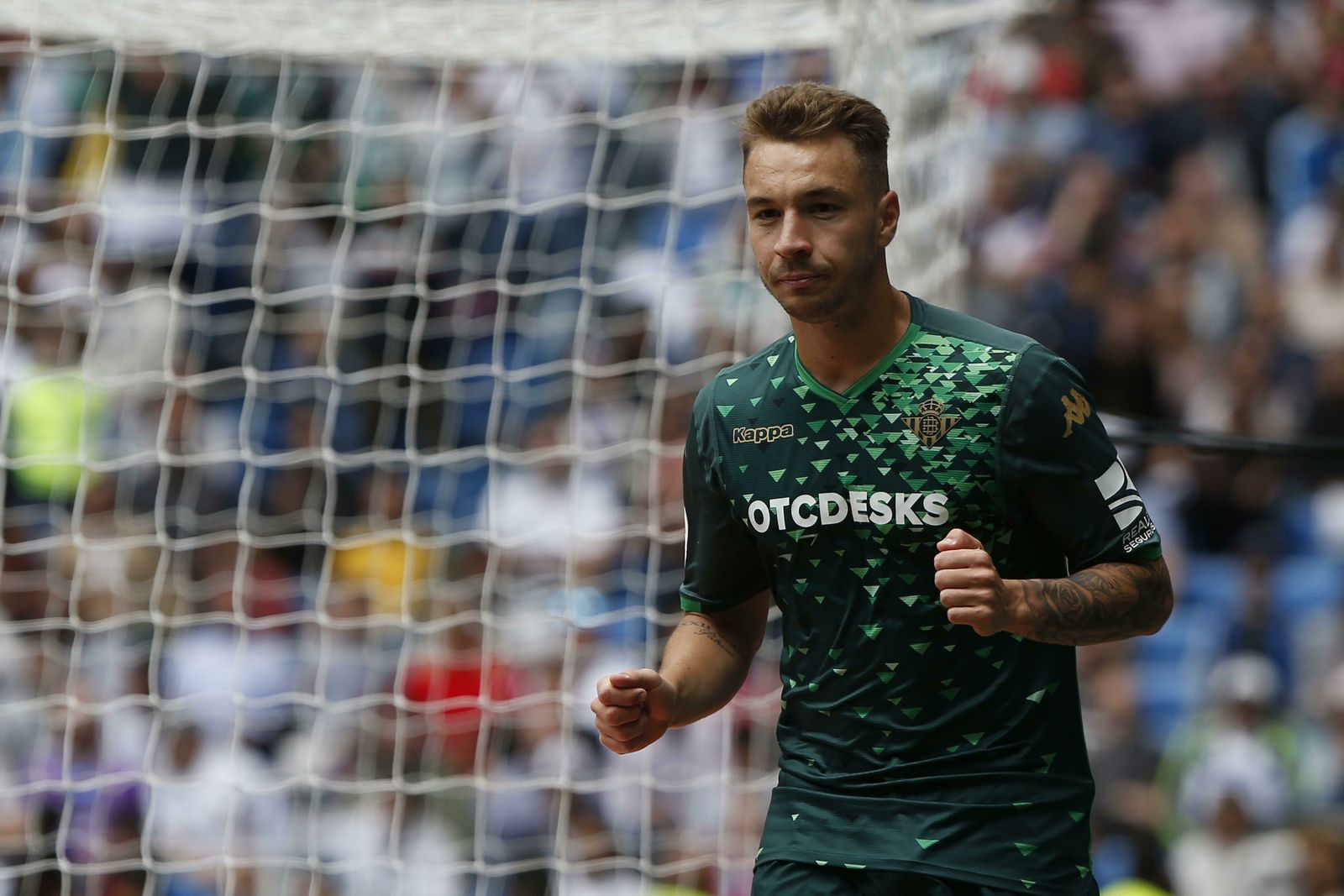 Loren, en un encuentro con el Betis.