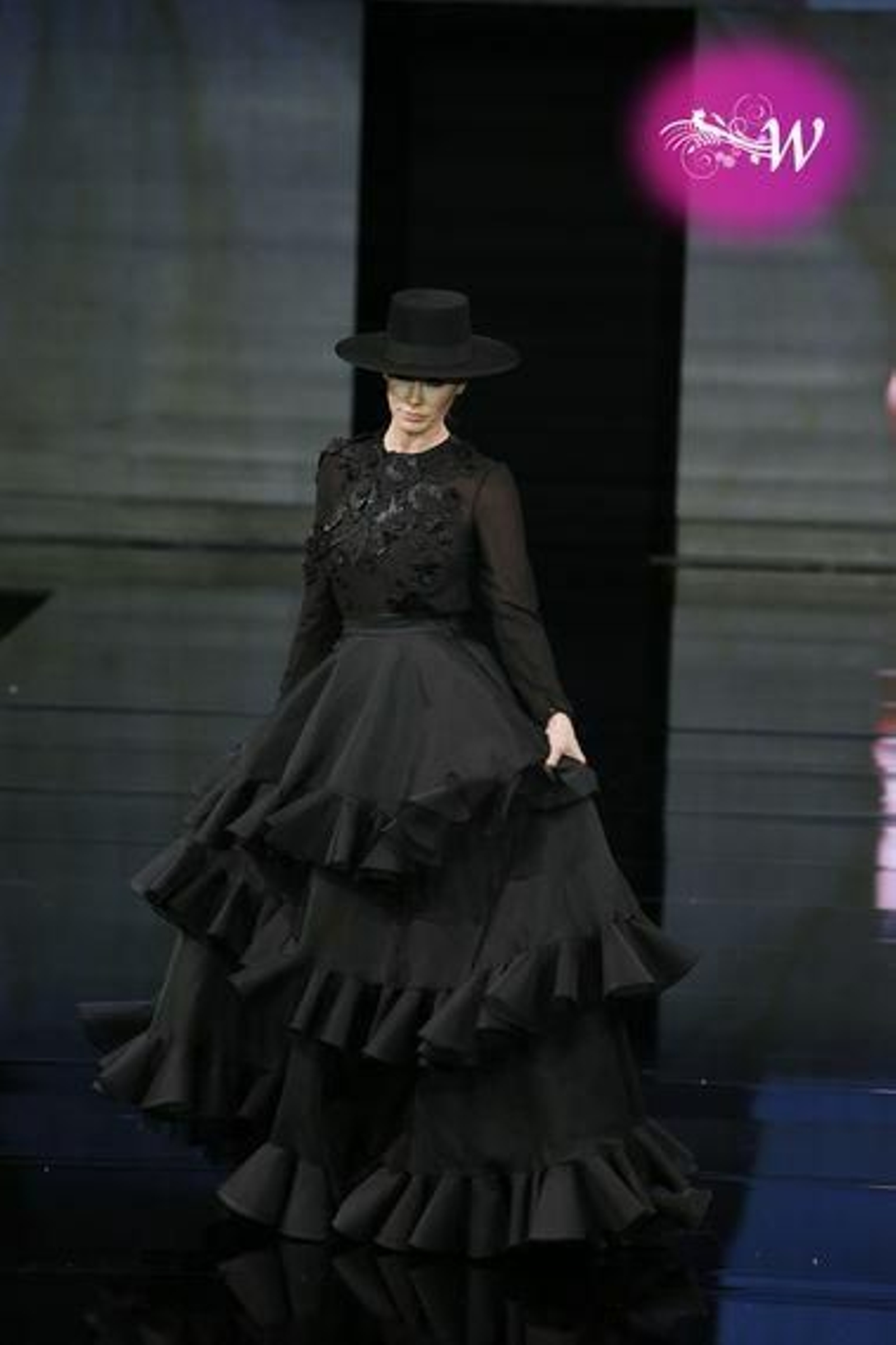 Cristo Báñez vuelve a SIMOF para presentar su colección de flamenca 2020, todas las fotos