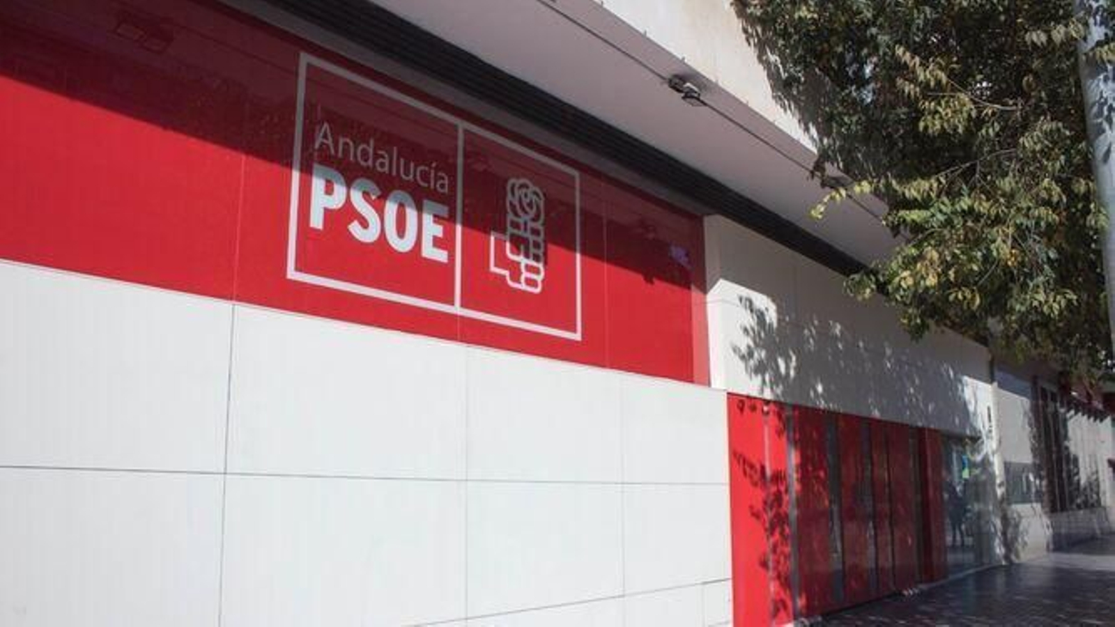 Sede del PSOE en la avenida del Aeropuerto.