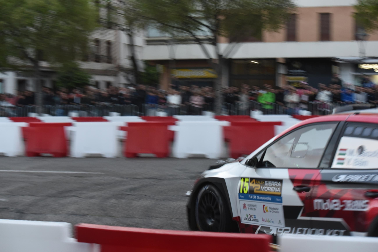 Las mejores fotos del espectacular tramo urbano del Rallye Sierra Morena 2025