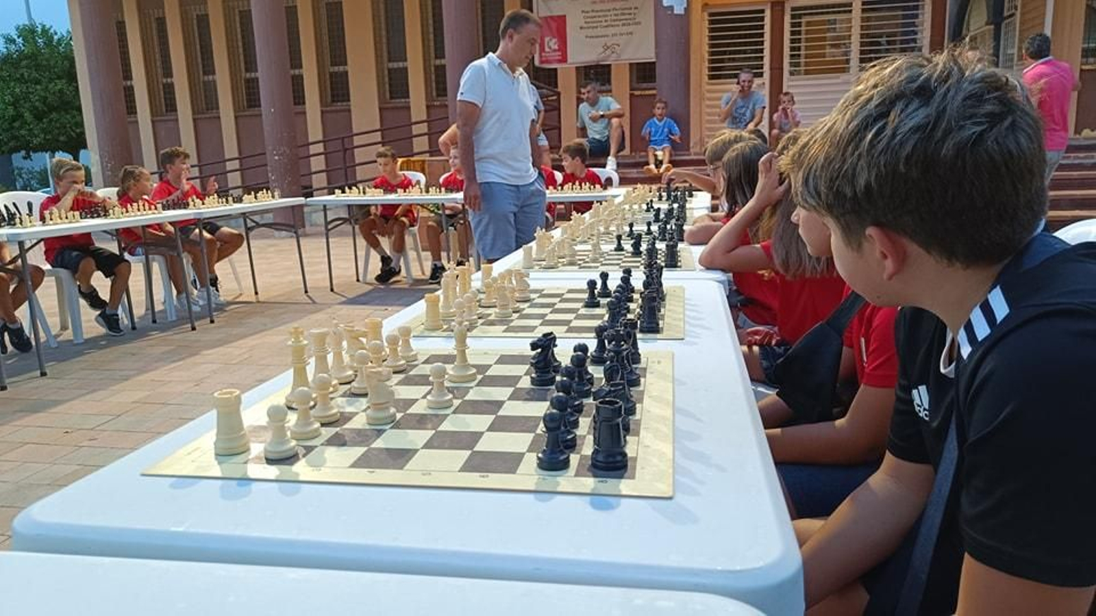 La simultánea de ajedrez de Villa del Río