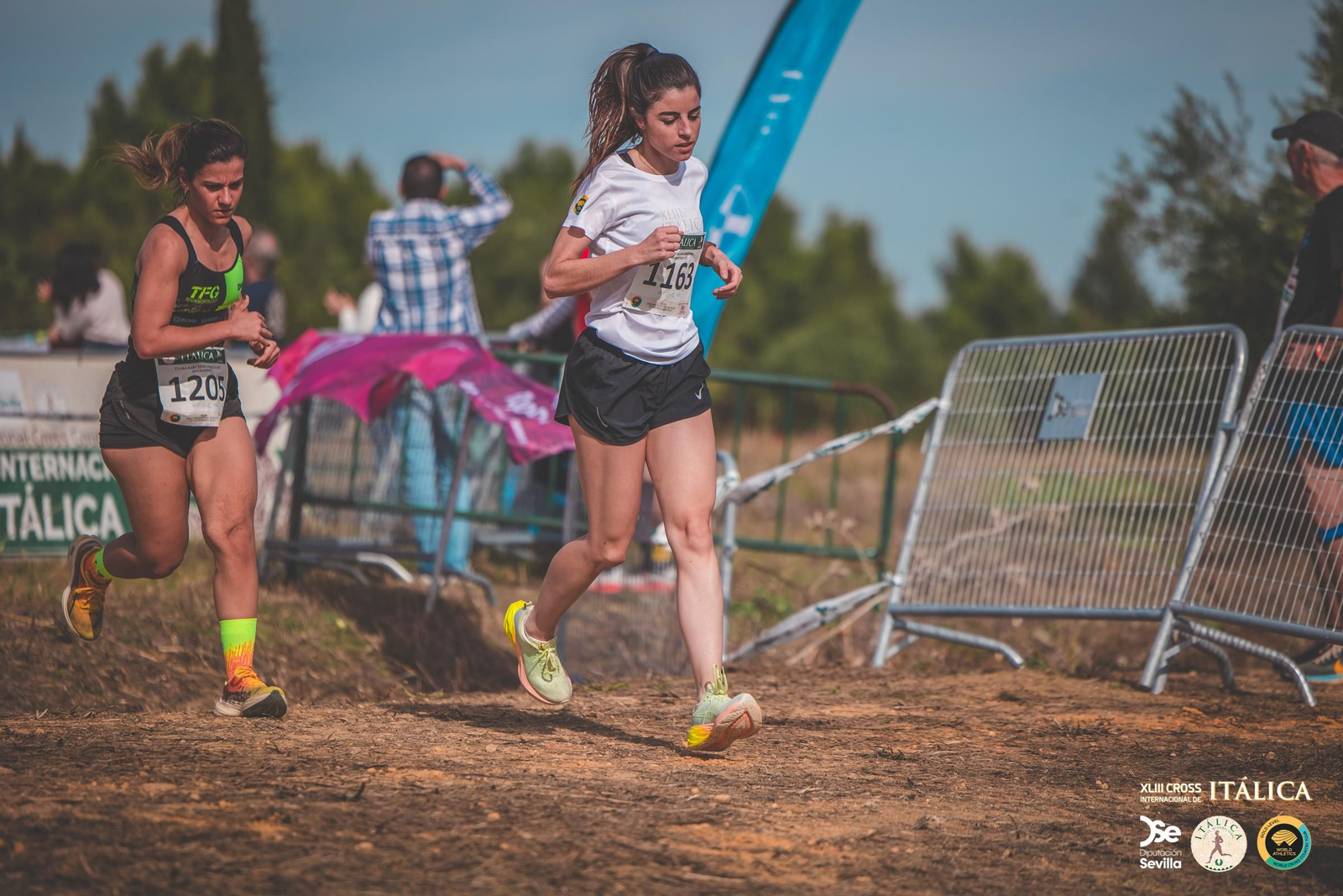 Búscate en las fotos del Cross de Itálica 2025 | 1