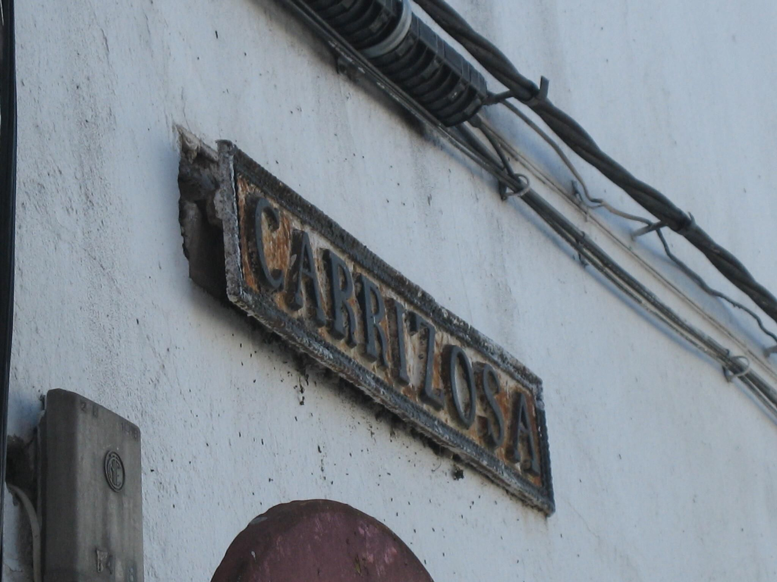 Retrospectiva del estado que llegó a presentar el rótulo de la calle Carrizosa.