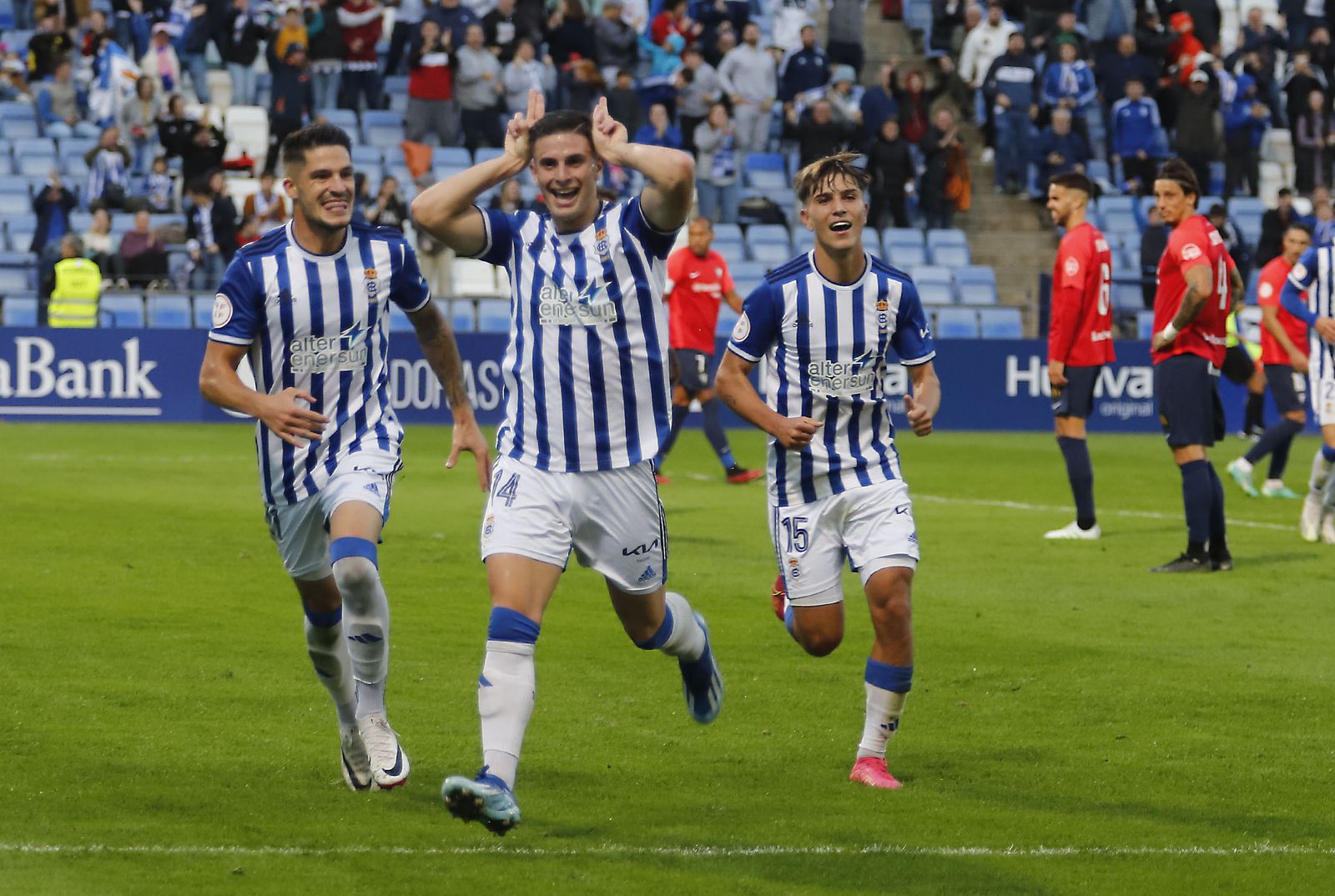 Imágenes del encuentro entre el Recreativo Huelva y el San Fernando