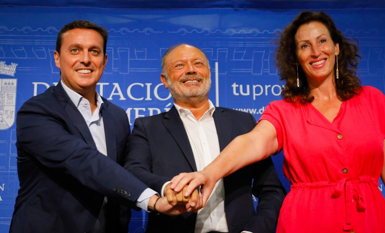 Javier A. García, Víctor Moneo y María del Mar Vázquez, tras la reunión.