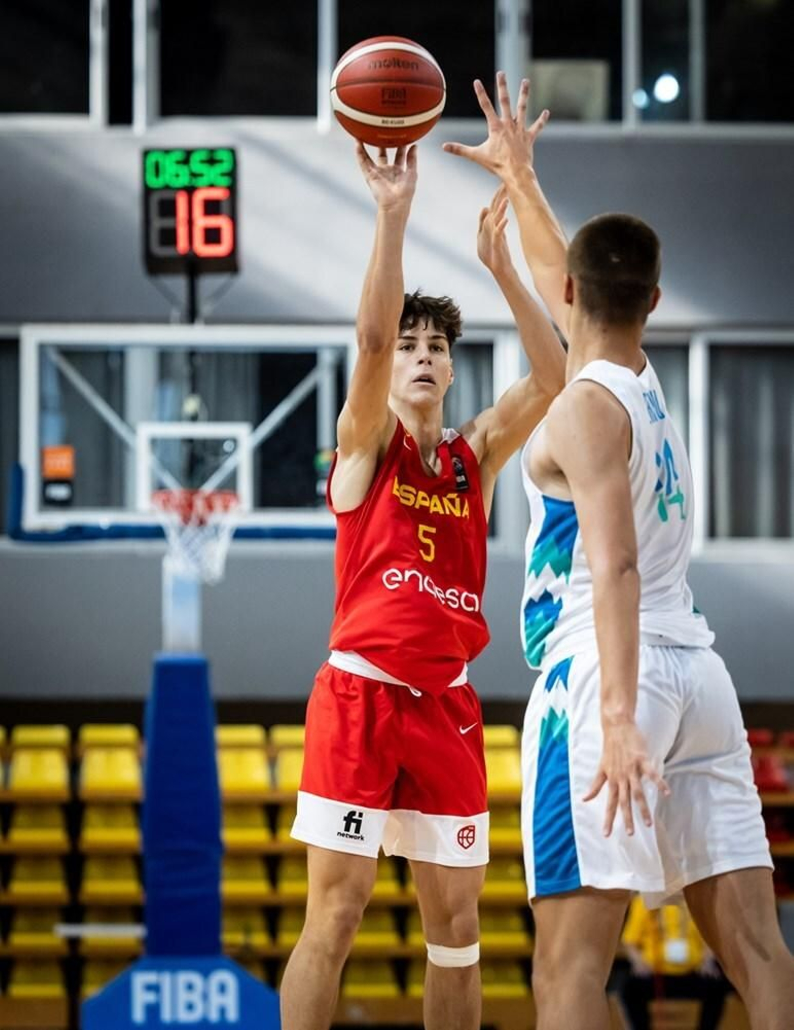 Las fotos de la exhibición de Mario Saint-Supéry ante Eslovenia