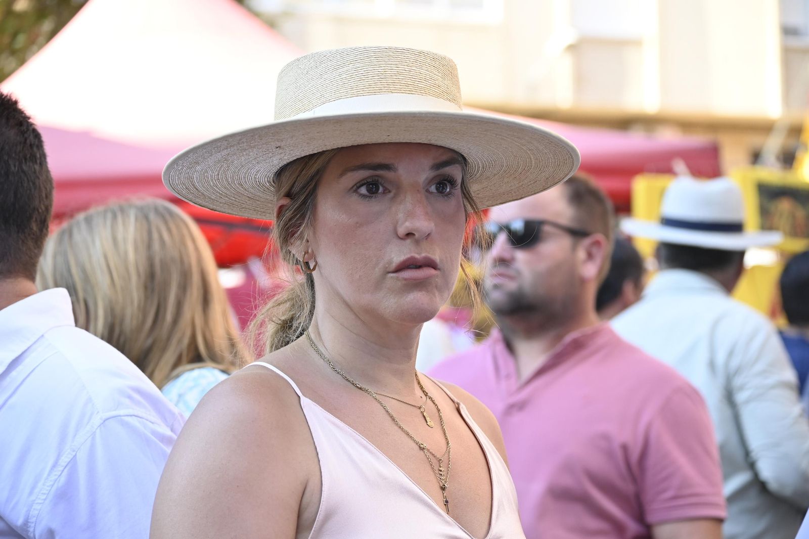 Imágenes de ambiente en el cuarto día de toros en Huelva