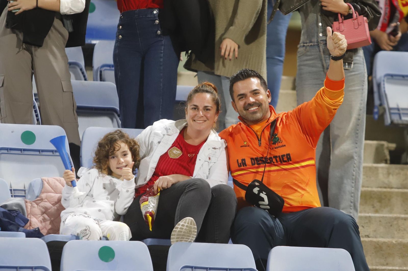Gran ambiente para ver la selección española sub-21 en Huelva
